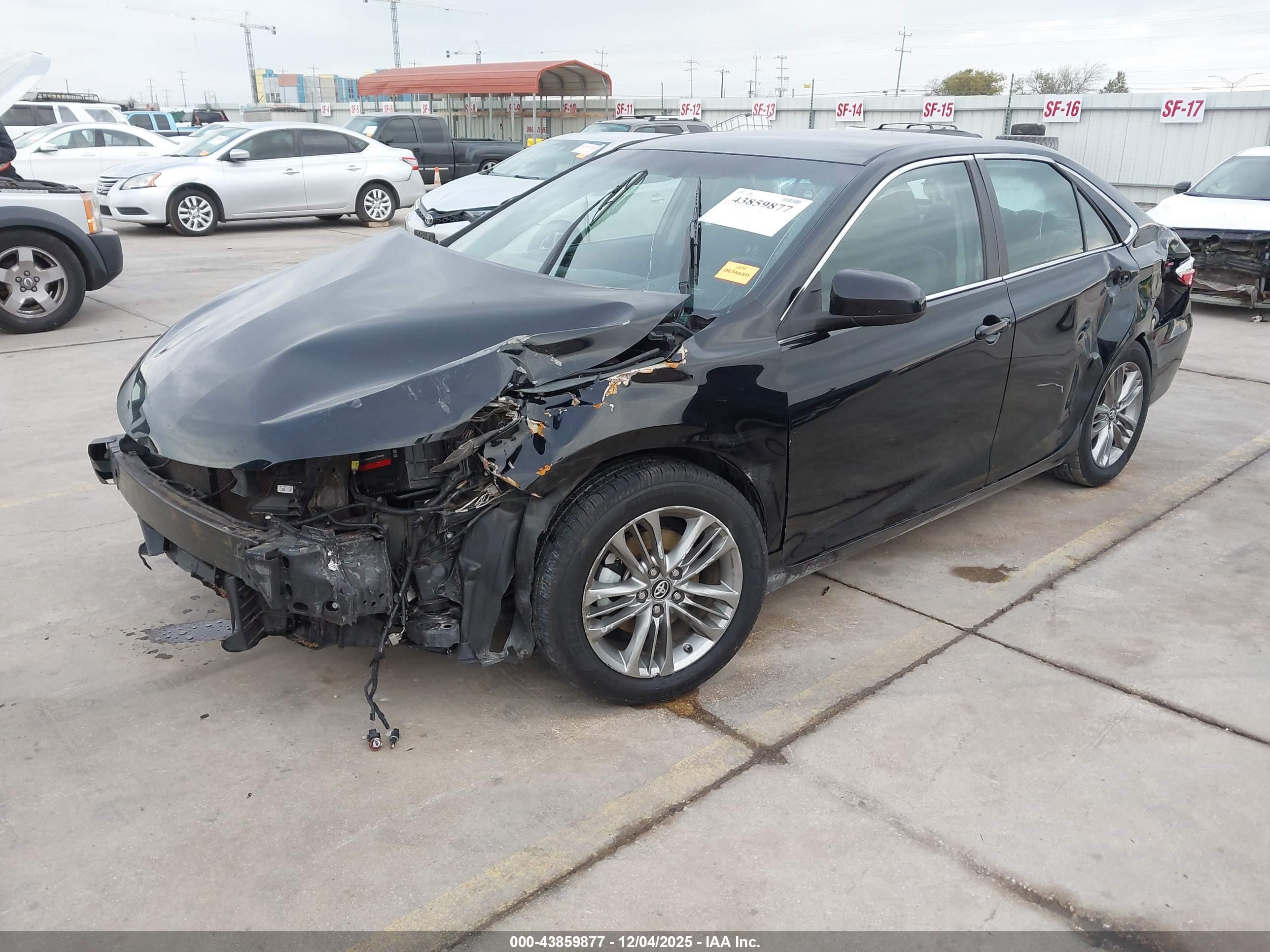 TOYOTA CAMRY image 2