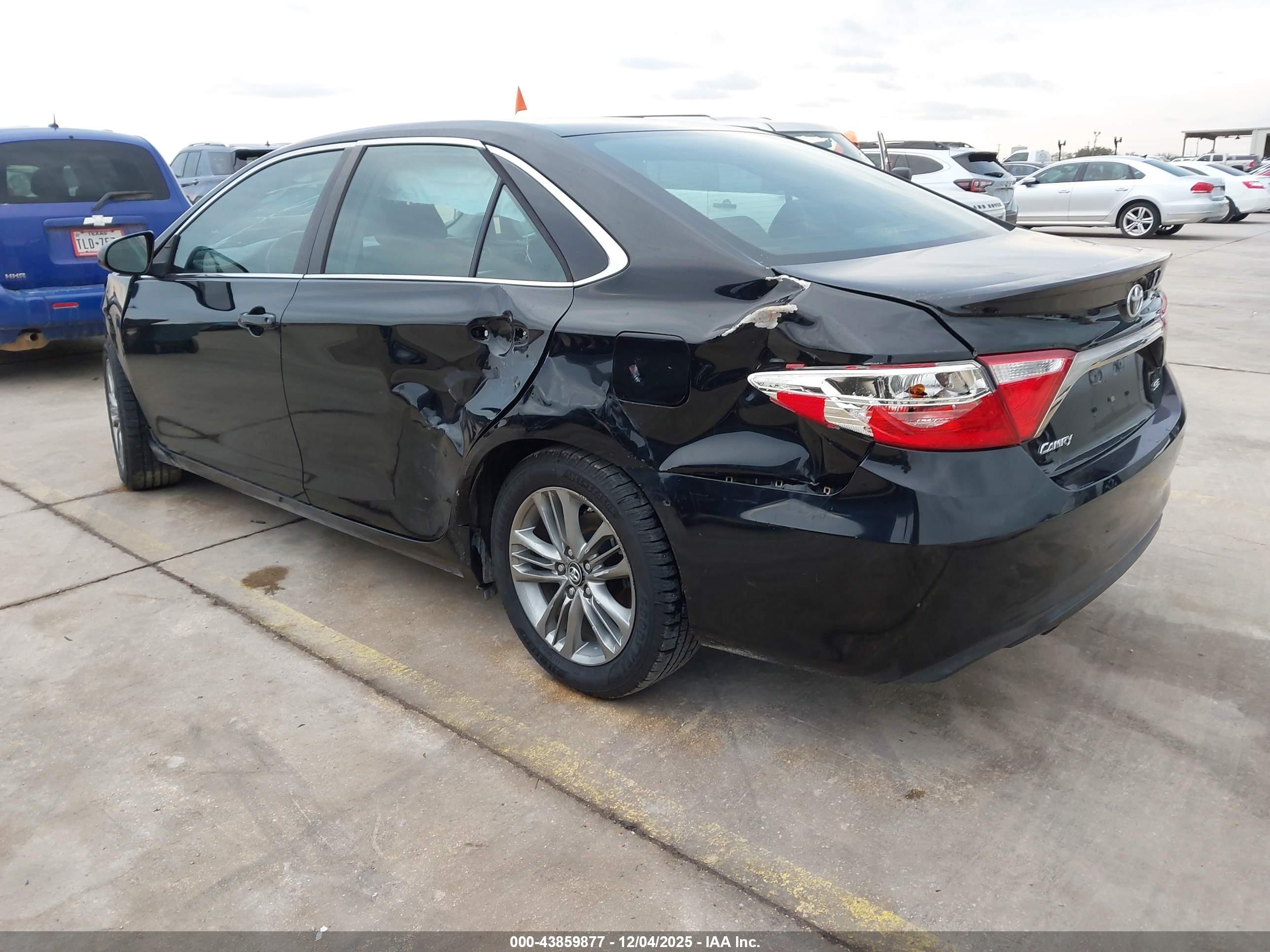 TOYOTA CAMRY image 3