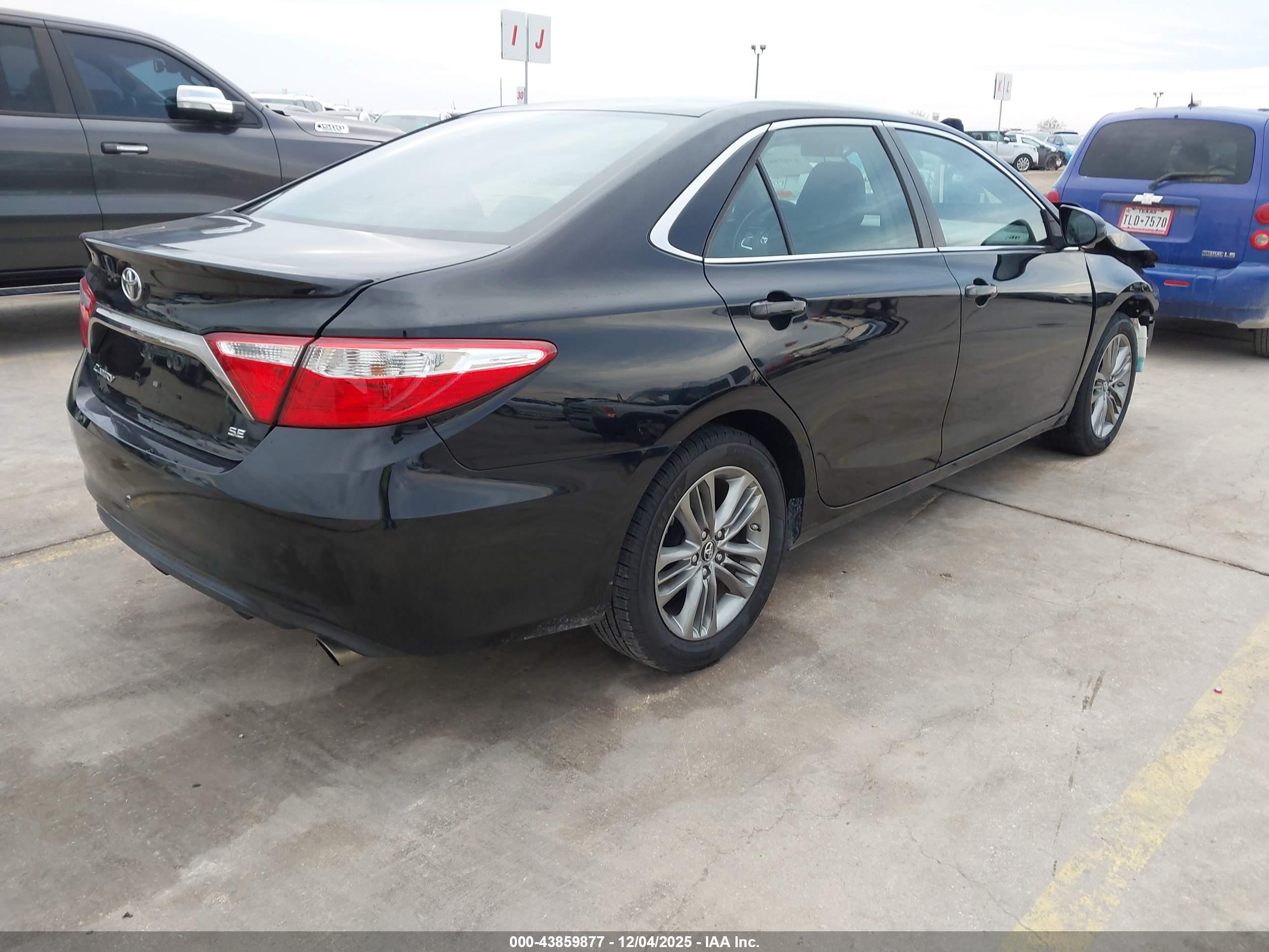 TOYOTA CAMRY image 4