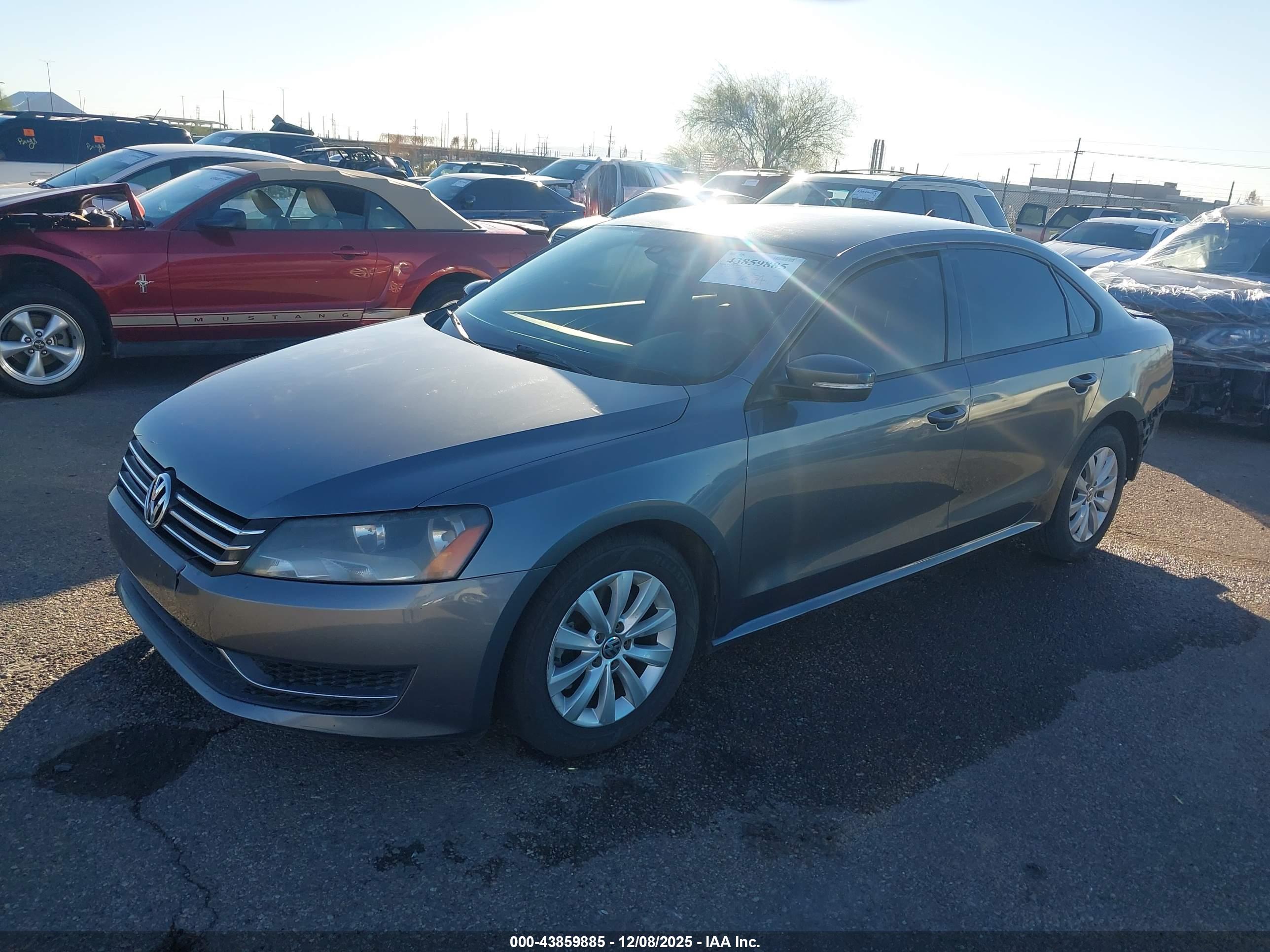 VOLKSWAGEN PASSAT image 2