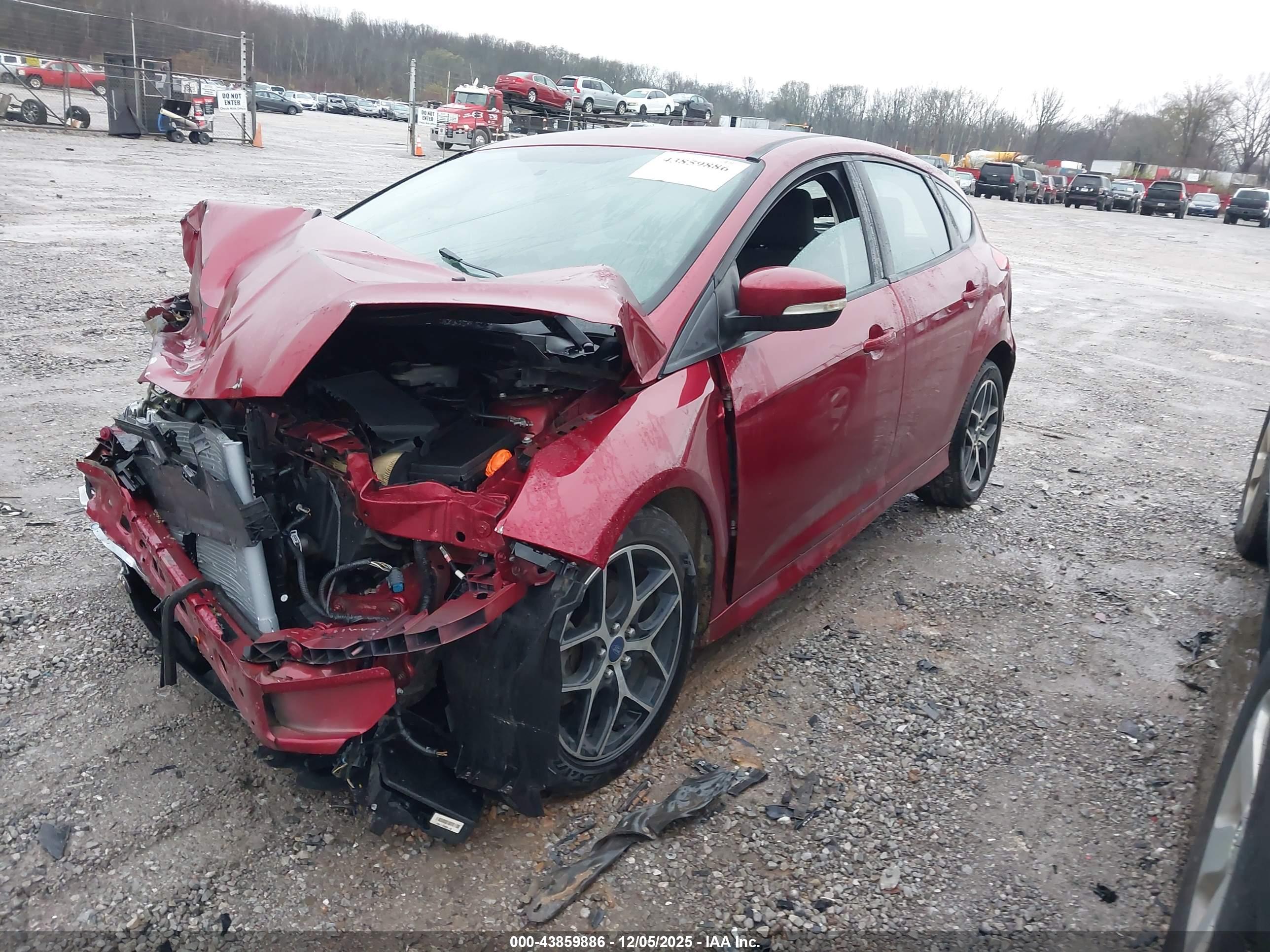 FORD FOCUS image 2