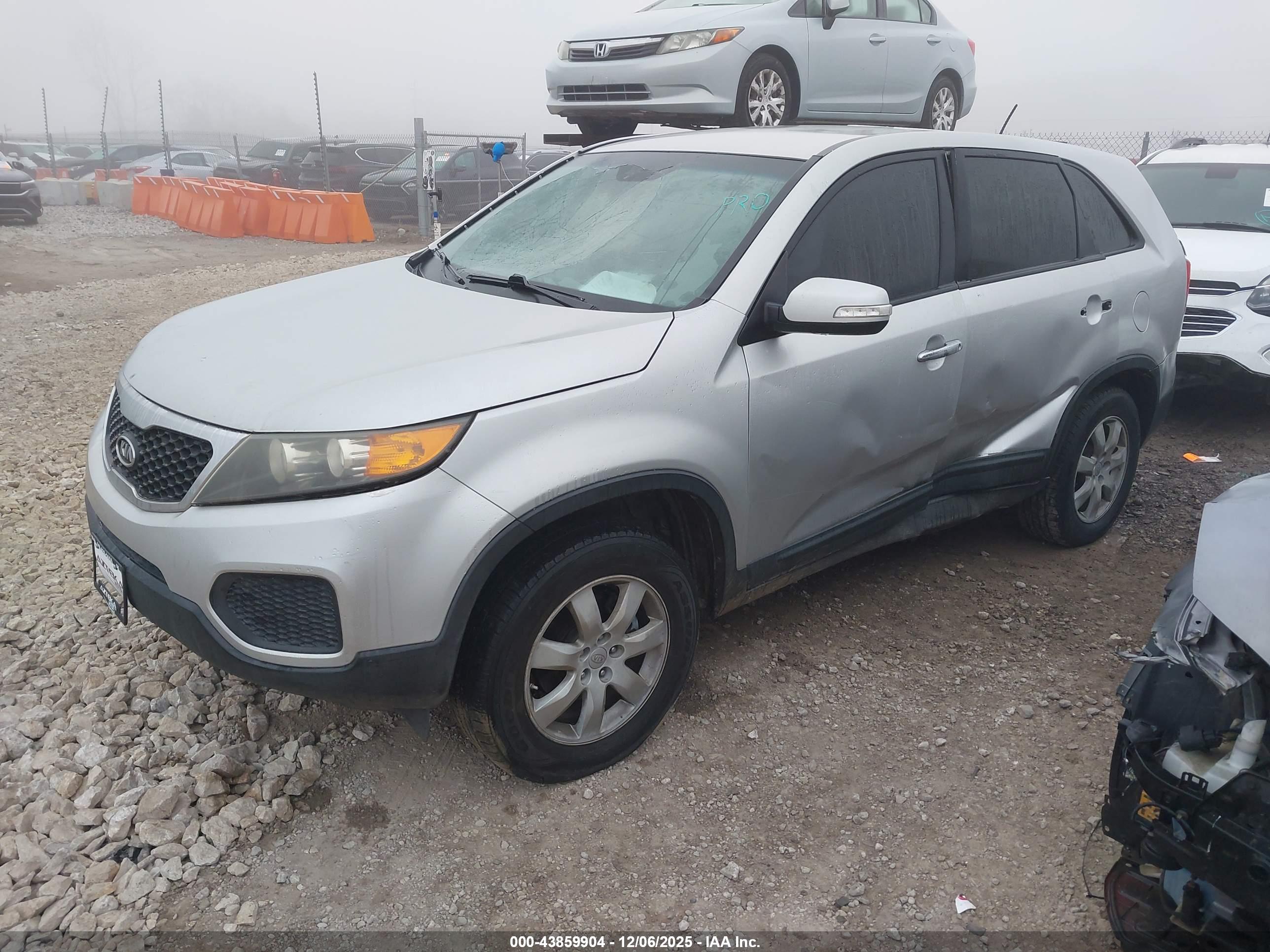 KIA SORENTO image 2