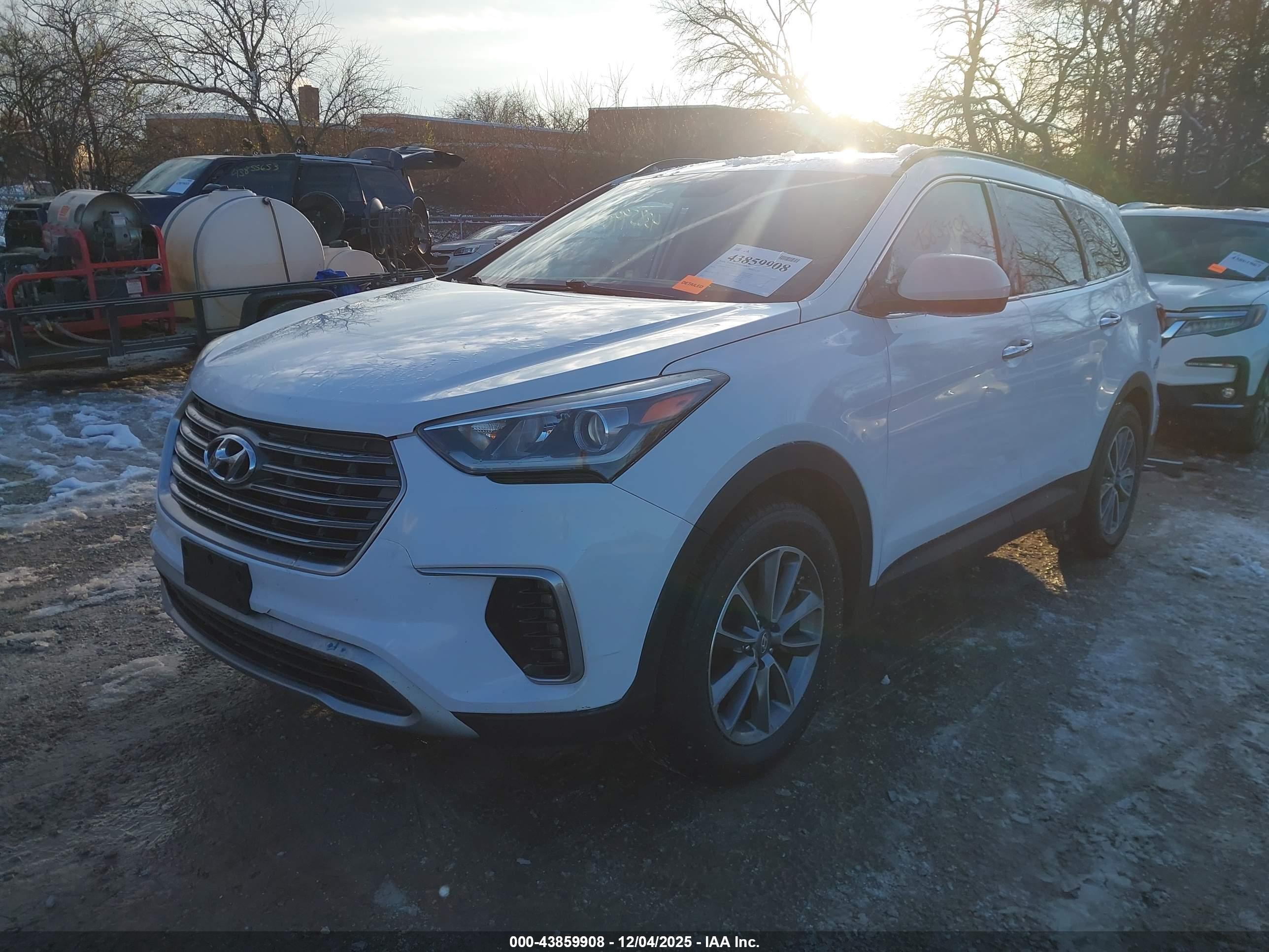 HYUNDAI SANTA image 2