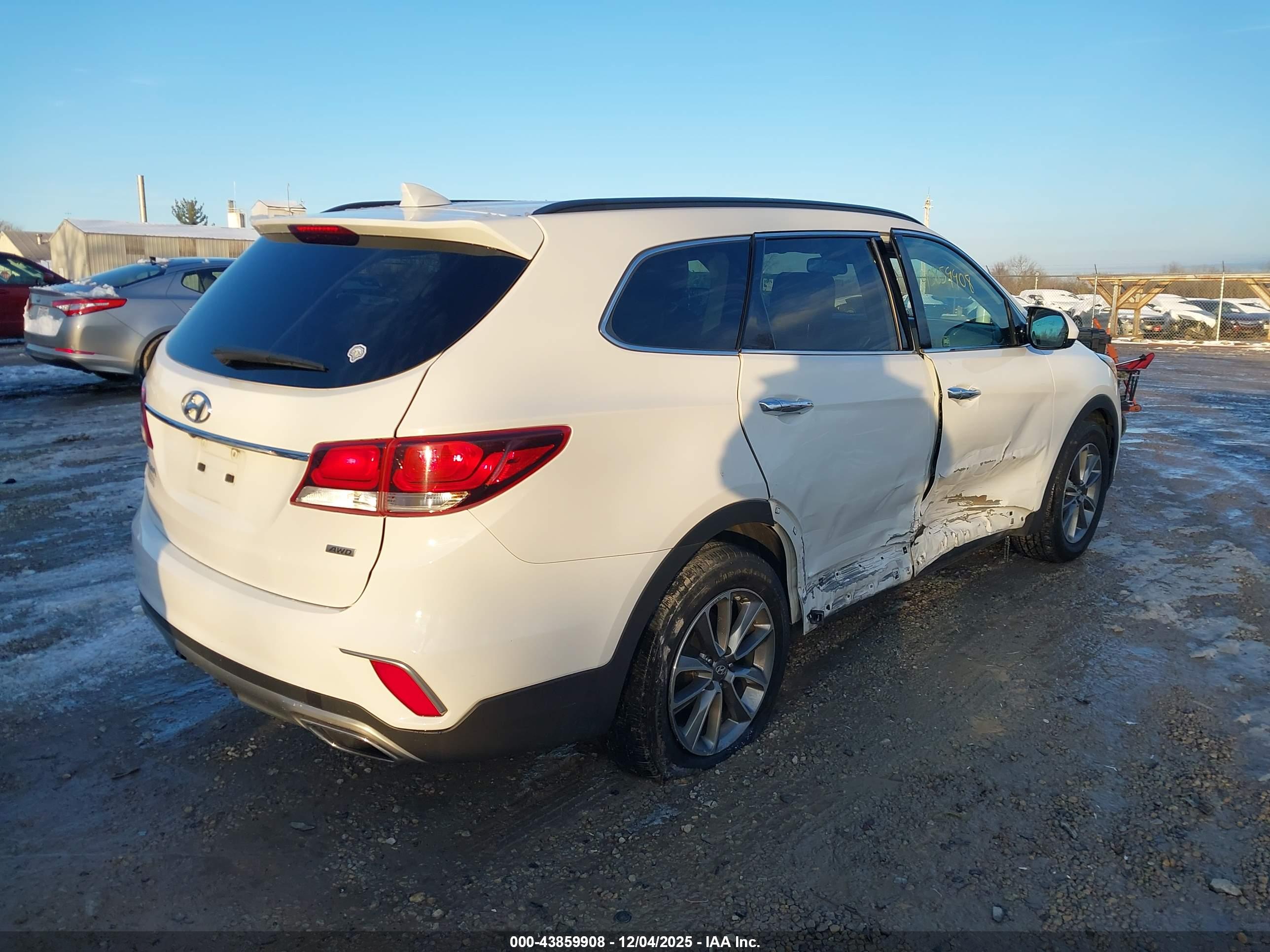 HYUNDAI SANTA image 4