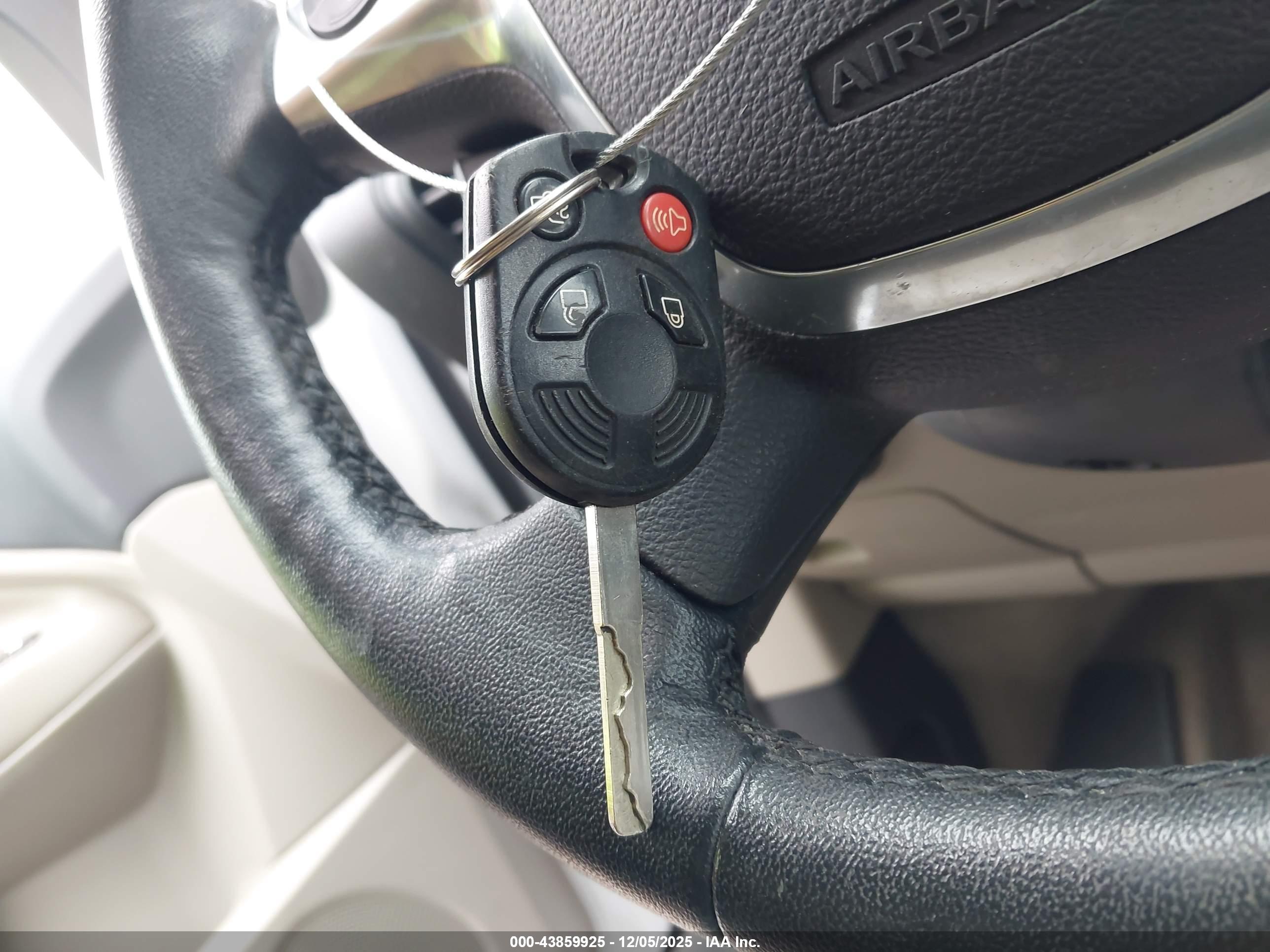 FORD ESCAPE image 11