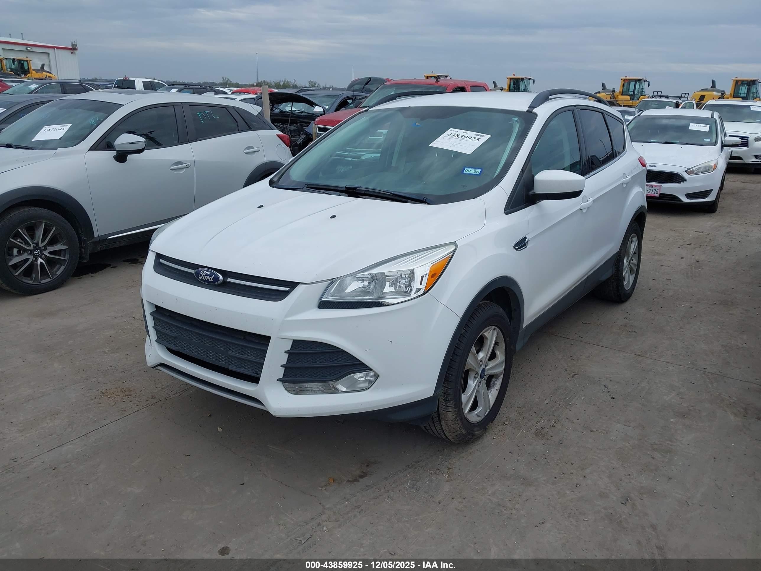 FORD ESCAPE image 2