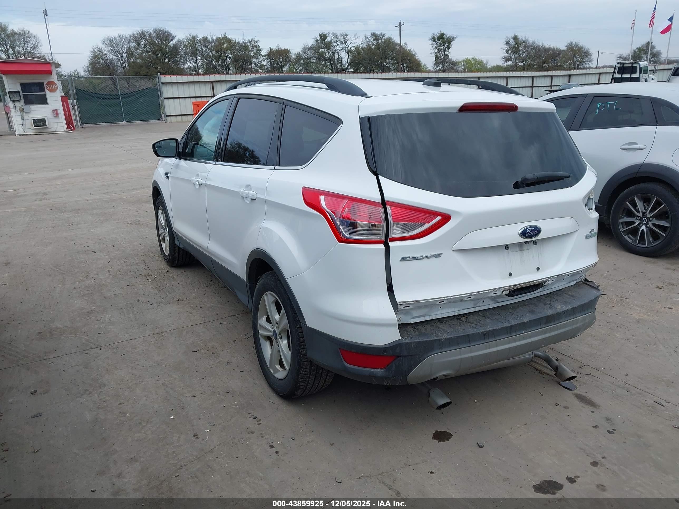FORD ESCAPE image 3