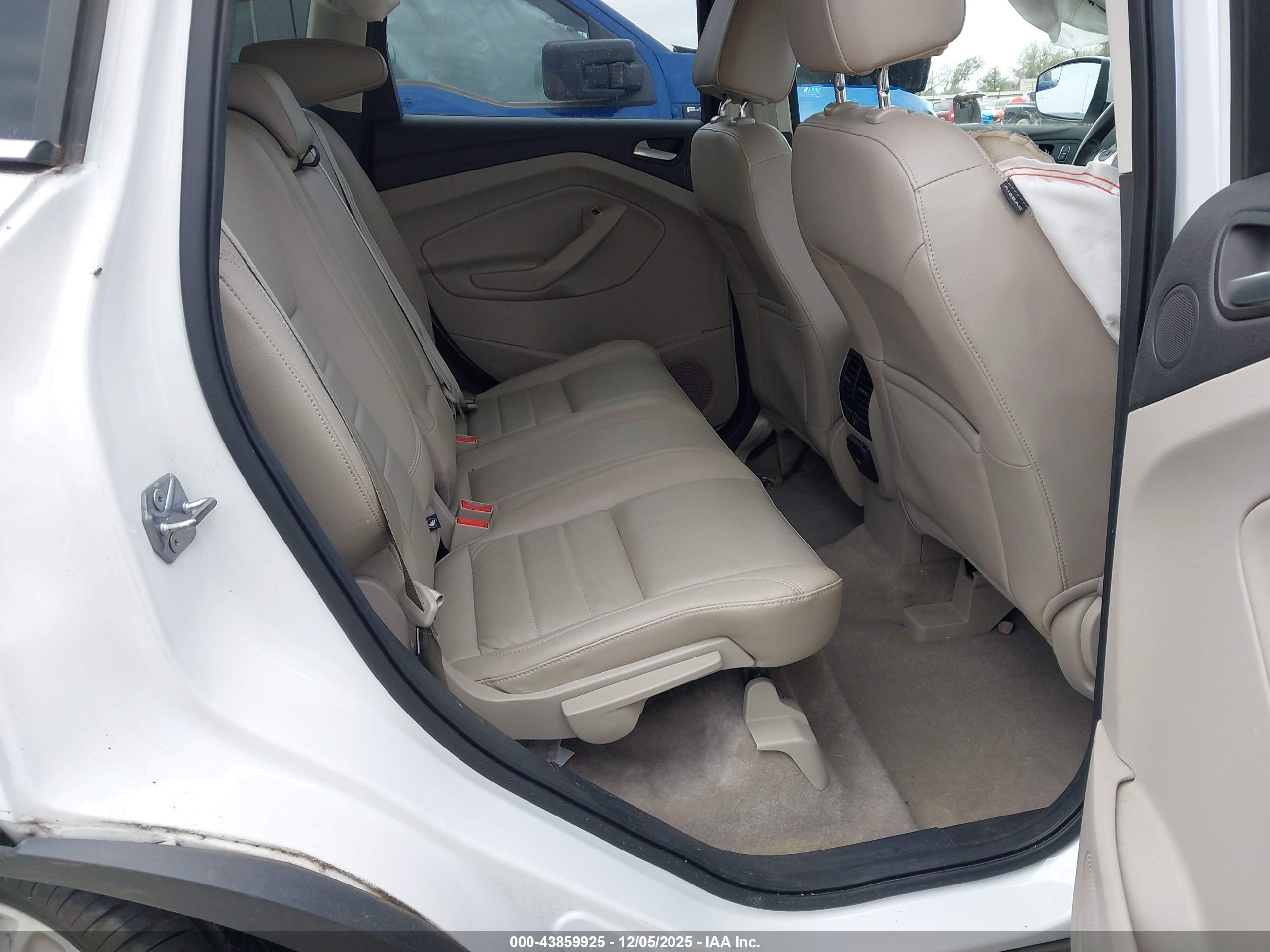 FORD ESCAPE image 8