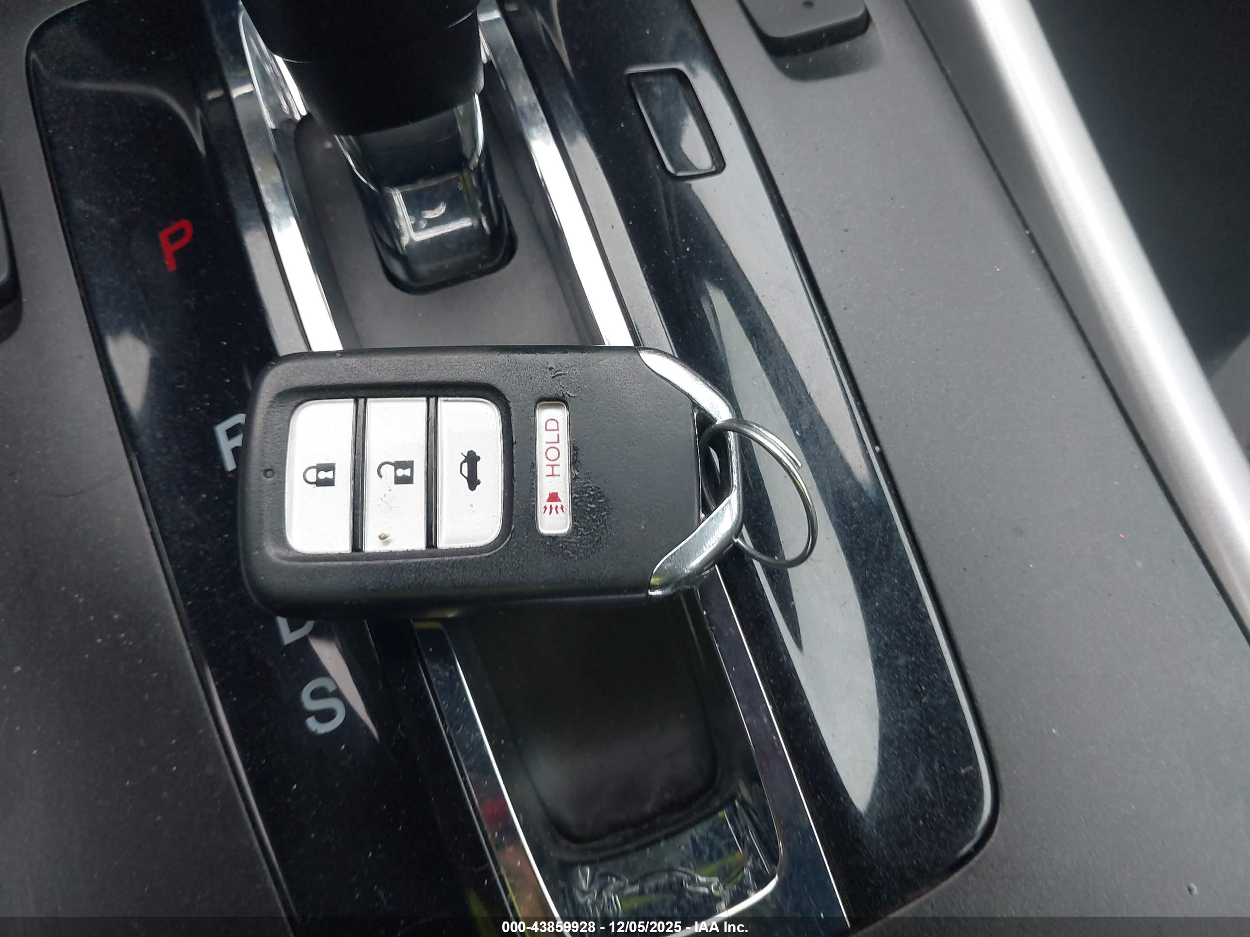 HONDA ACCORD image 11