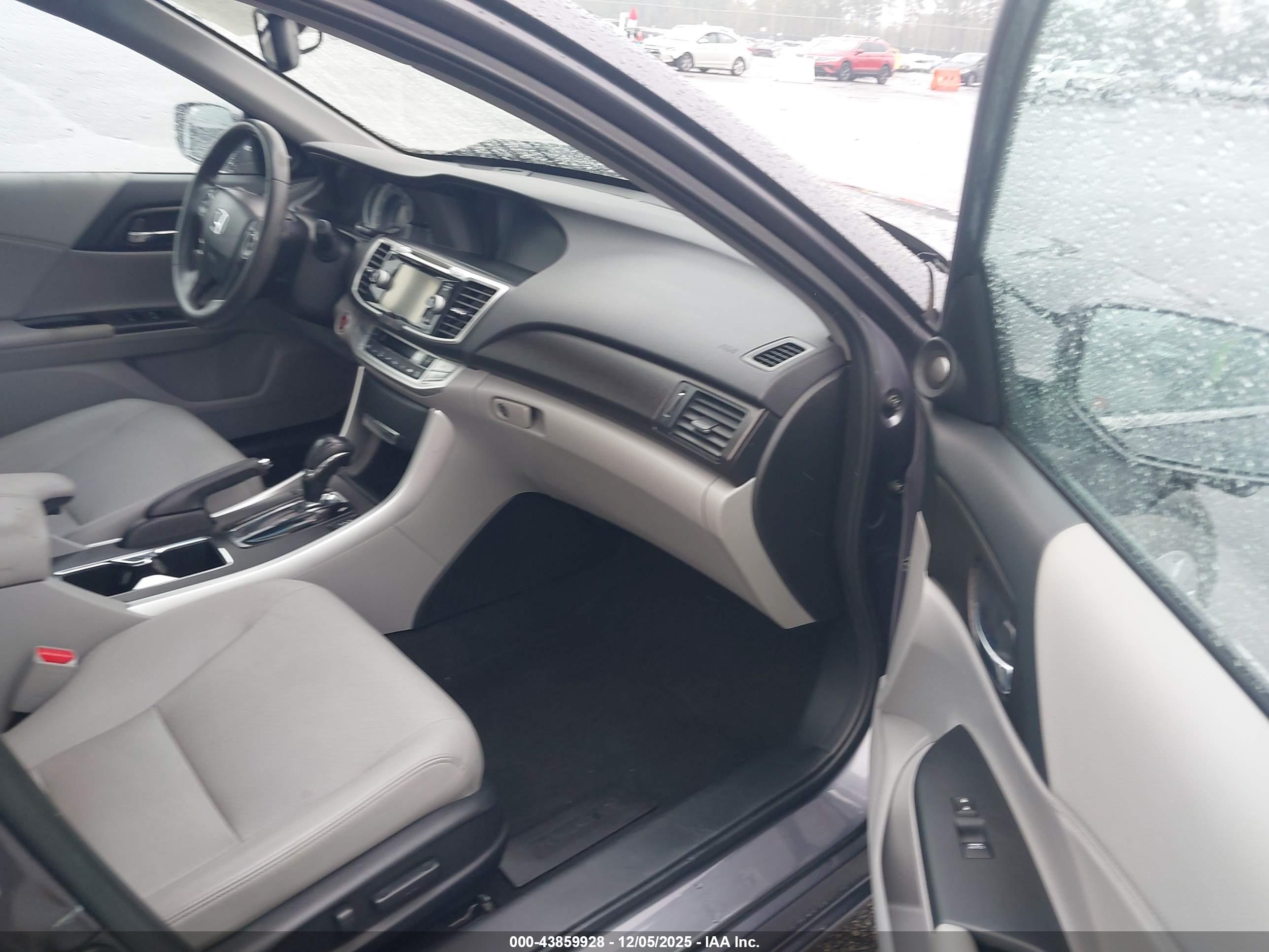 HONDA ACCORD image 5
