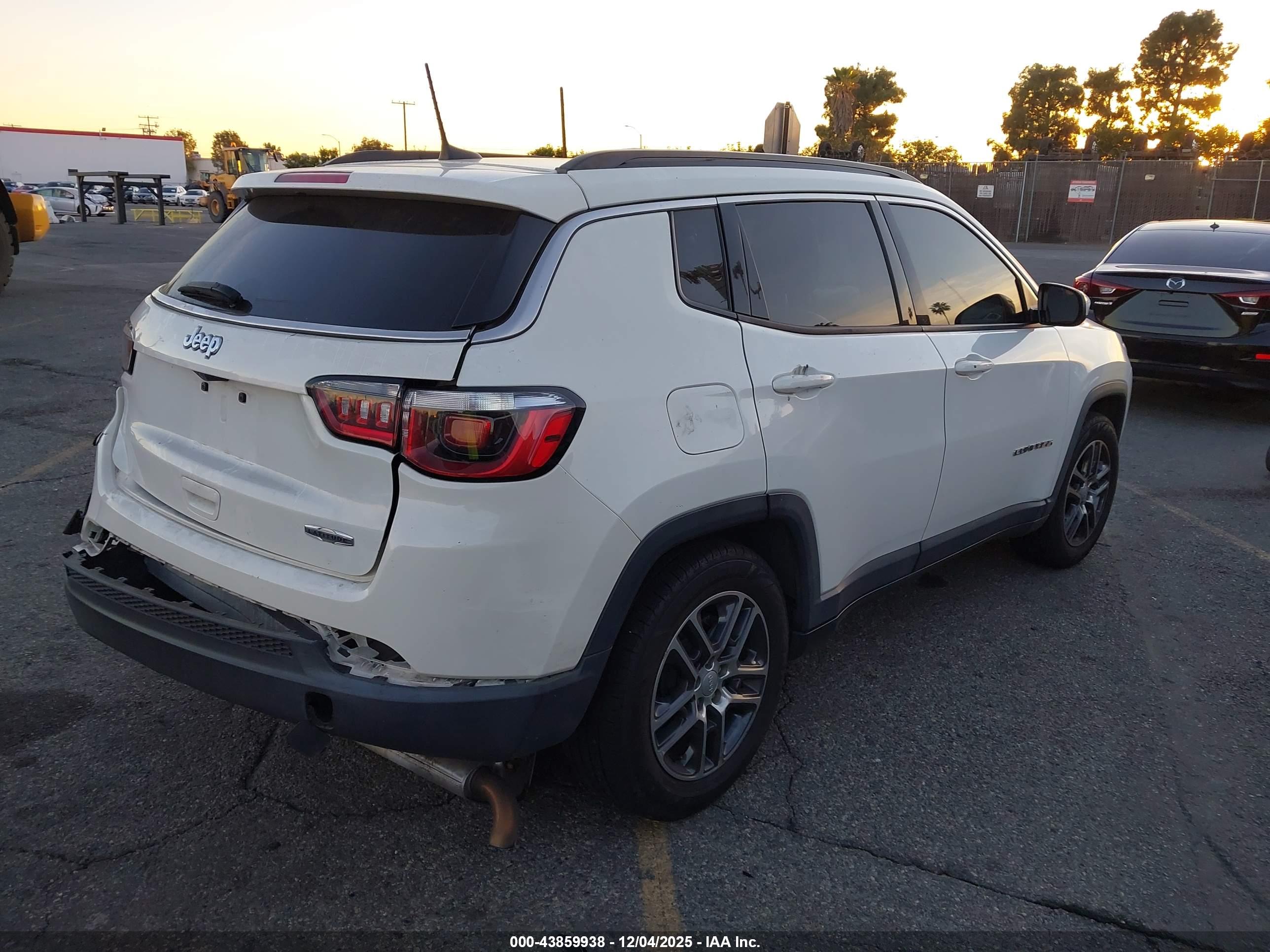 JEEP COMPASS image 4