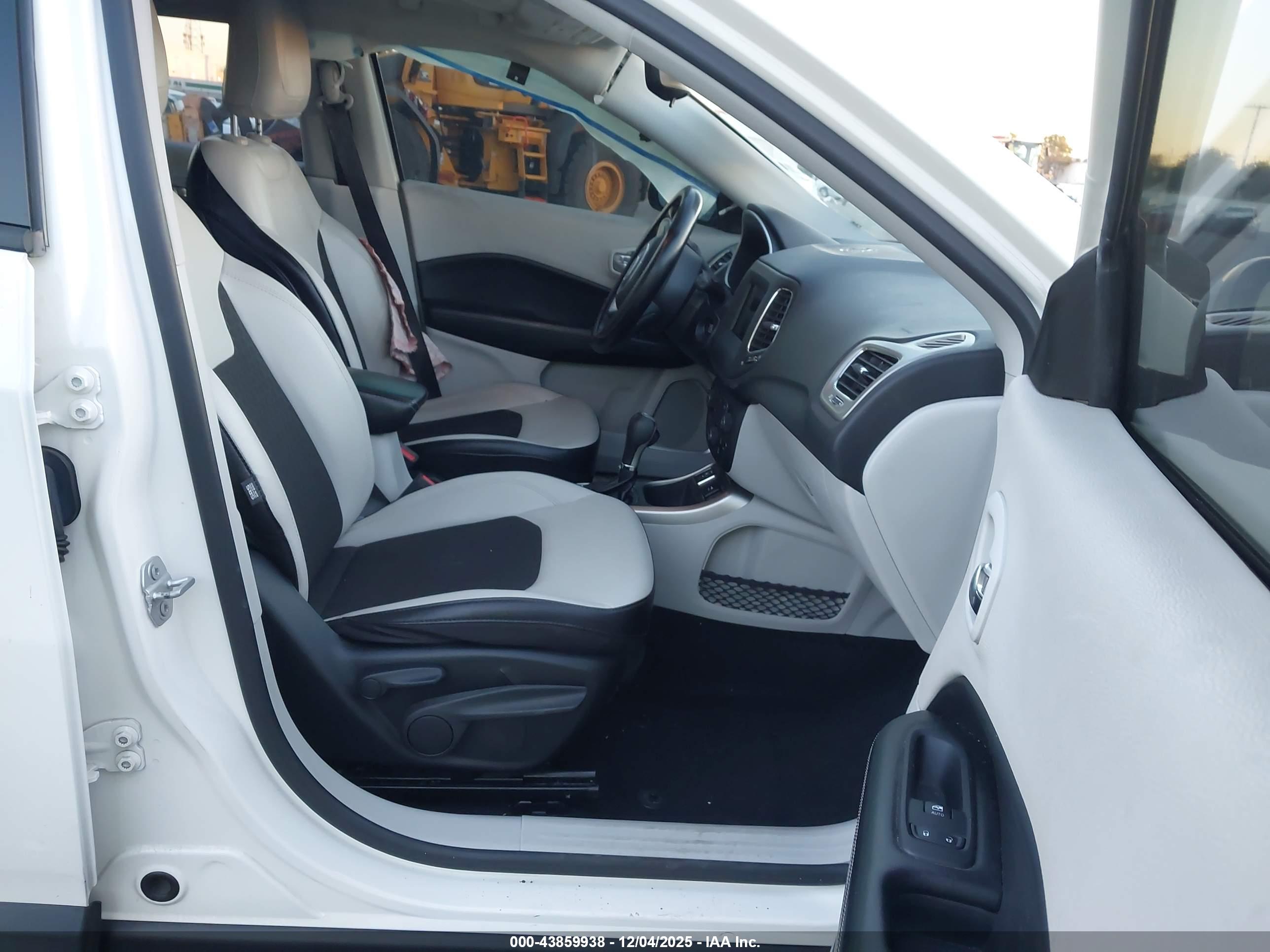 JEEP COMPASS image 5