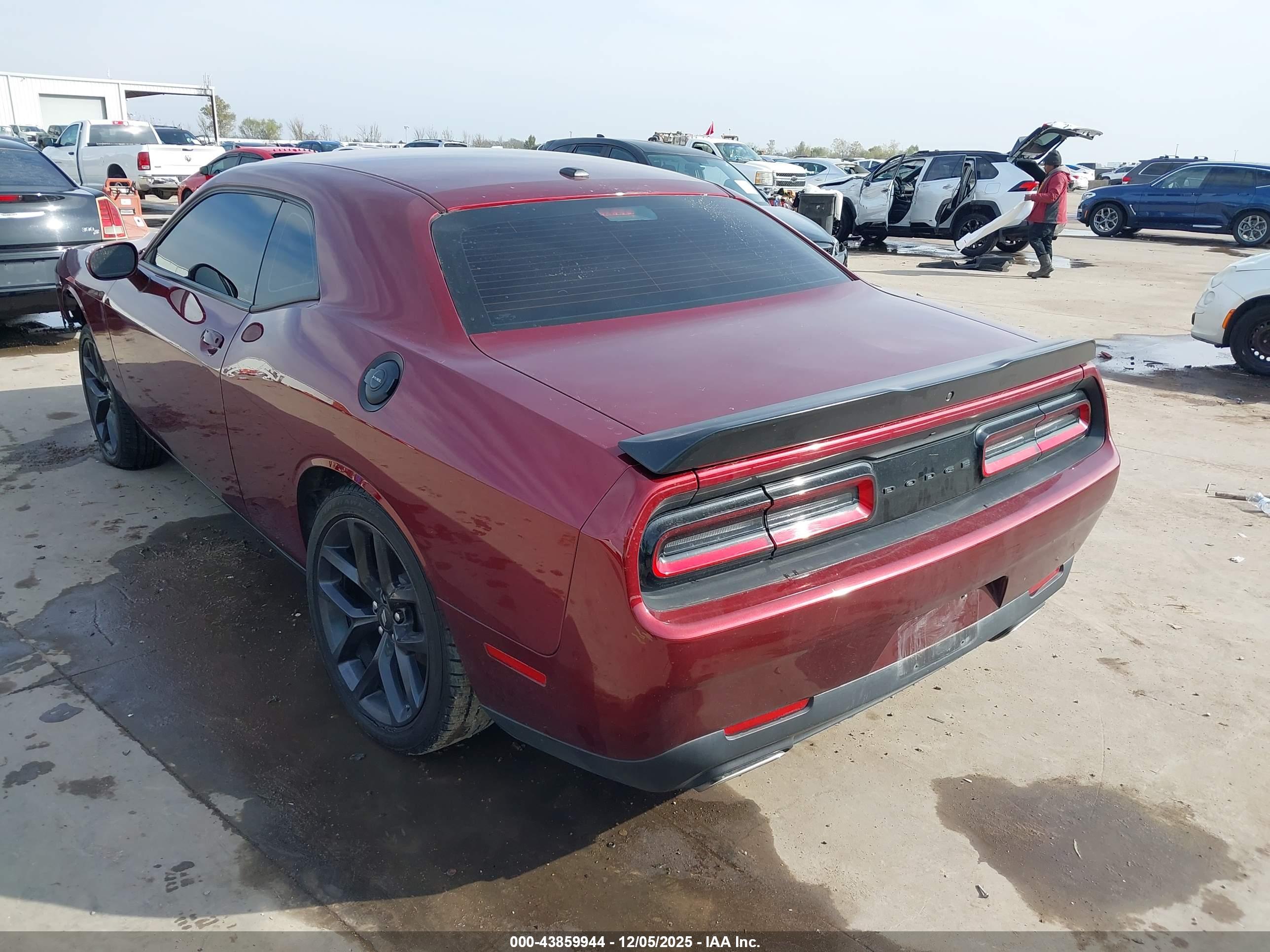 DODGE CHALLENGER image 3