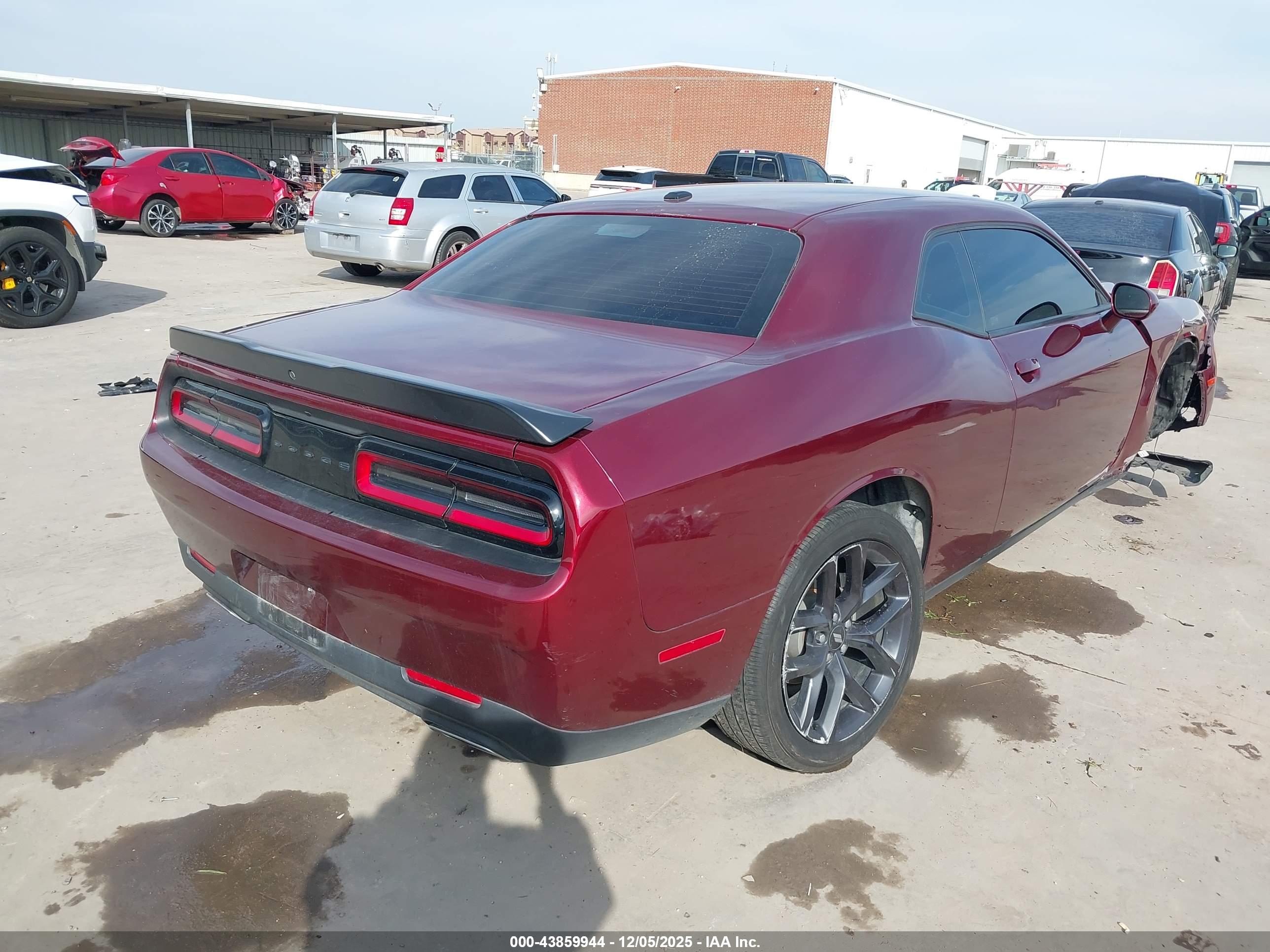 DODGE CHALLENGER image 4