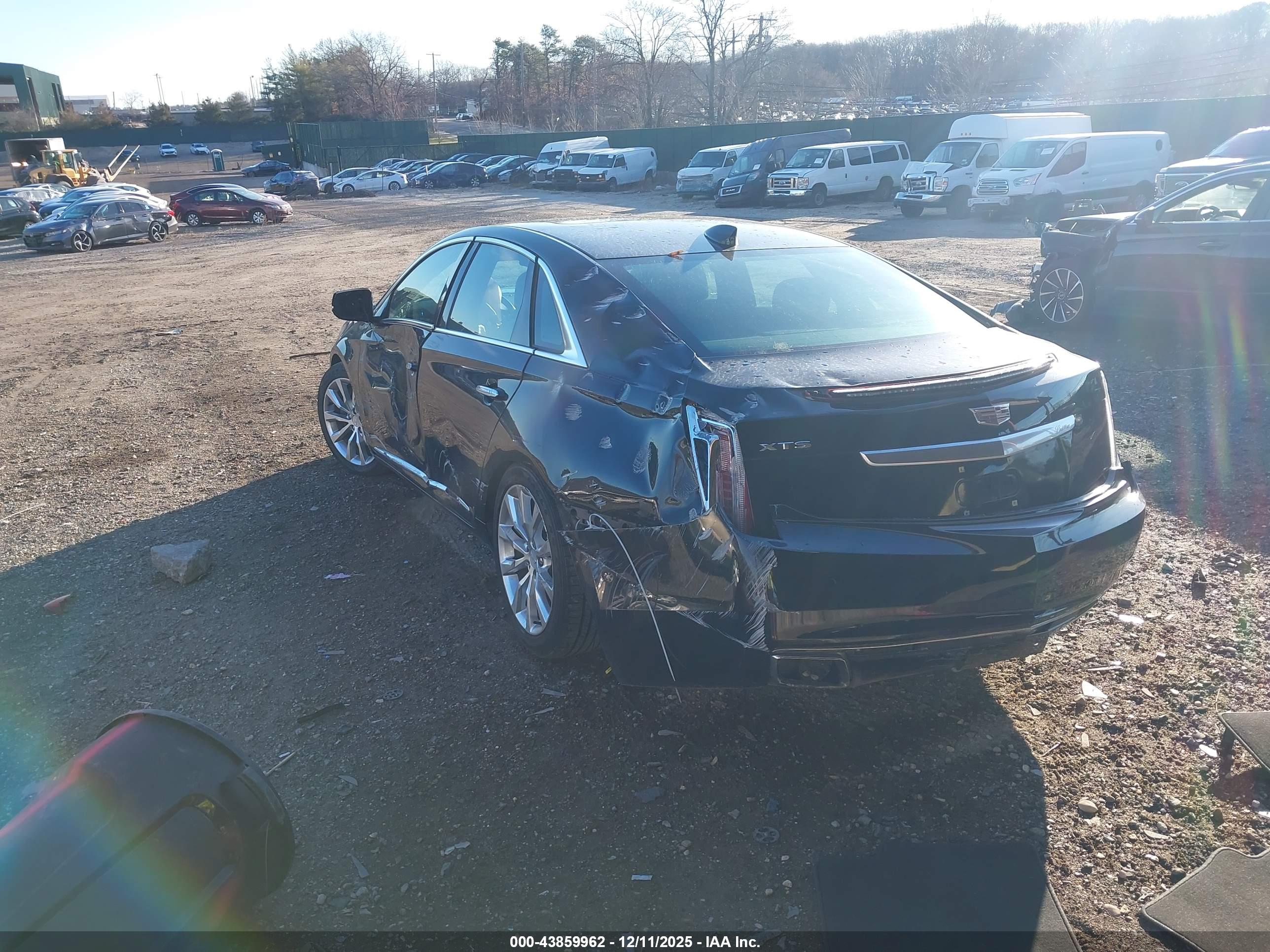CADILLAC XTS image 3