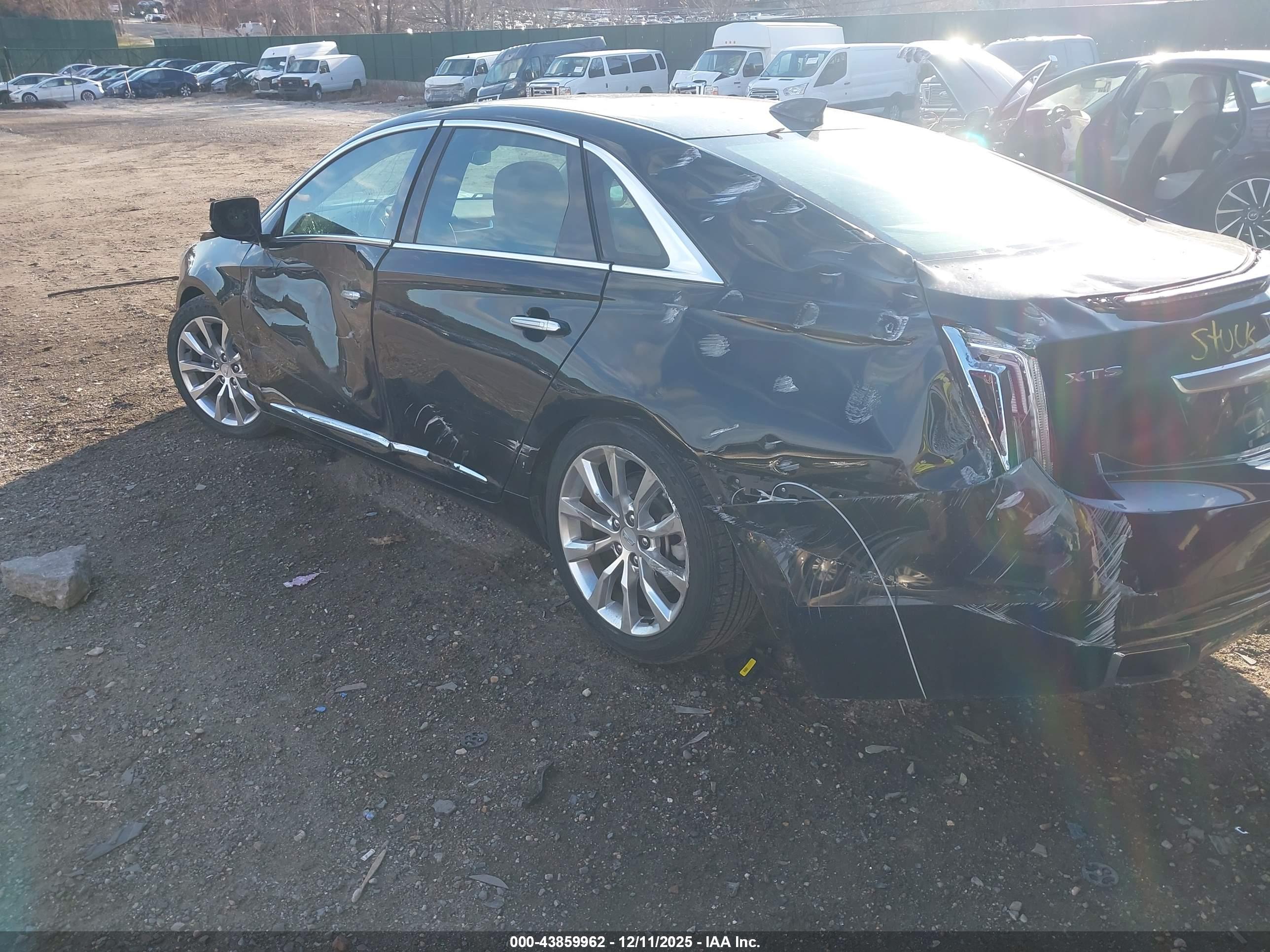 CADILLAC XTS image 6