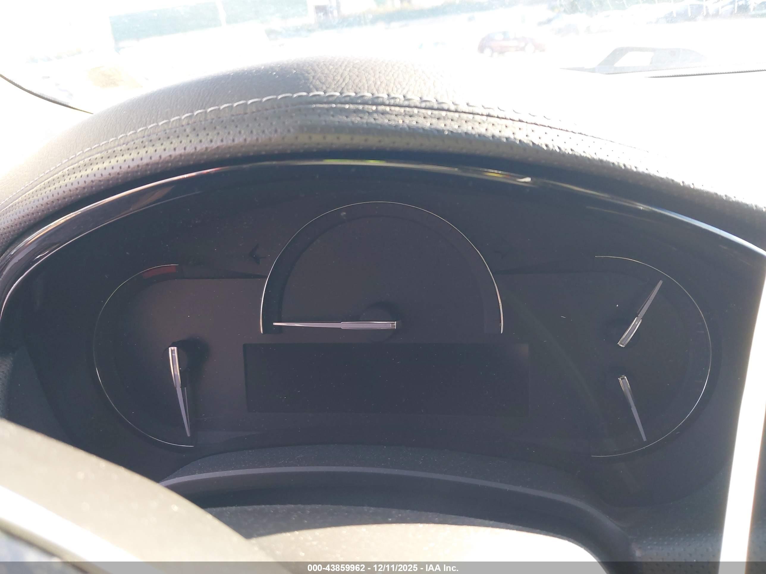 CADILLAC XTS image 7