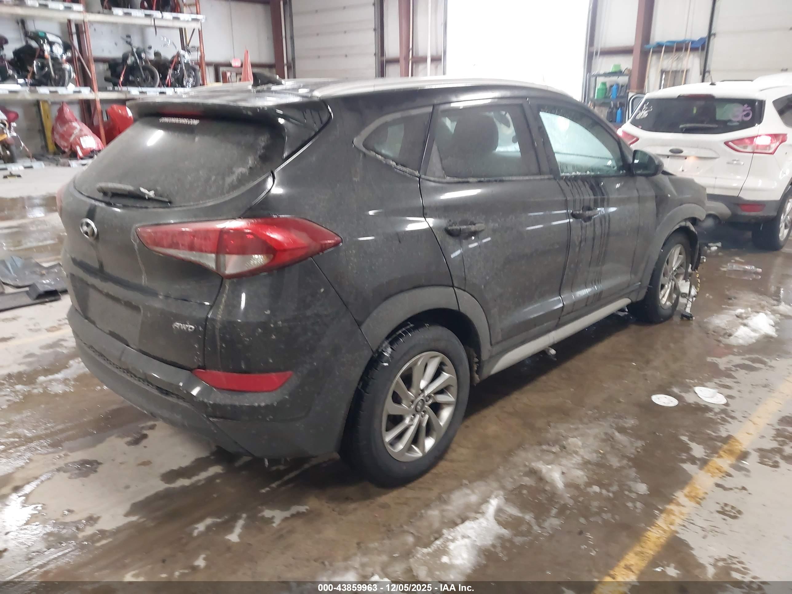 HYUNDAI TUCSON image 4