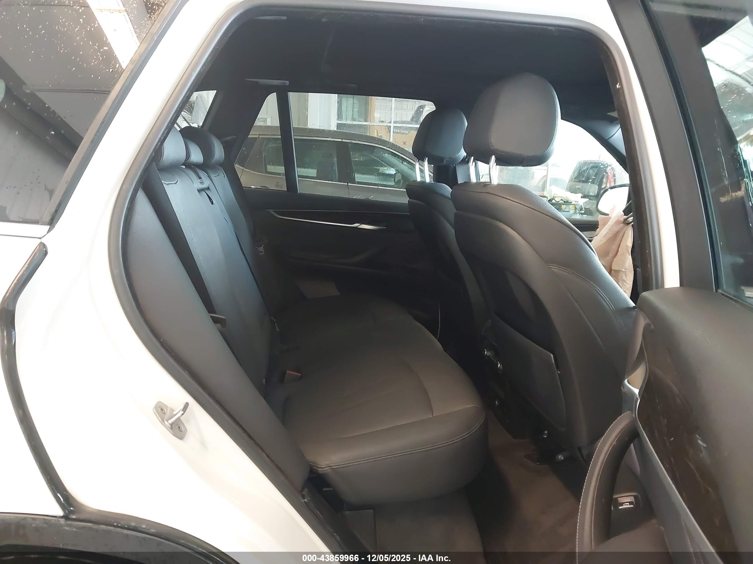 BMW X5 image 8