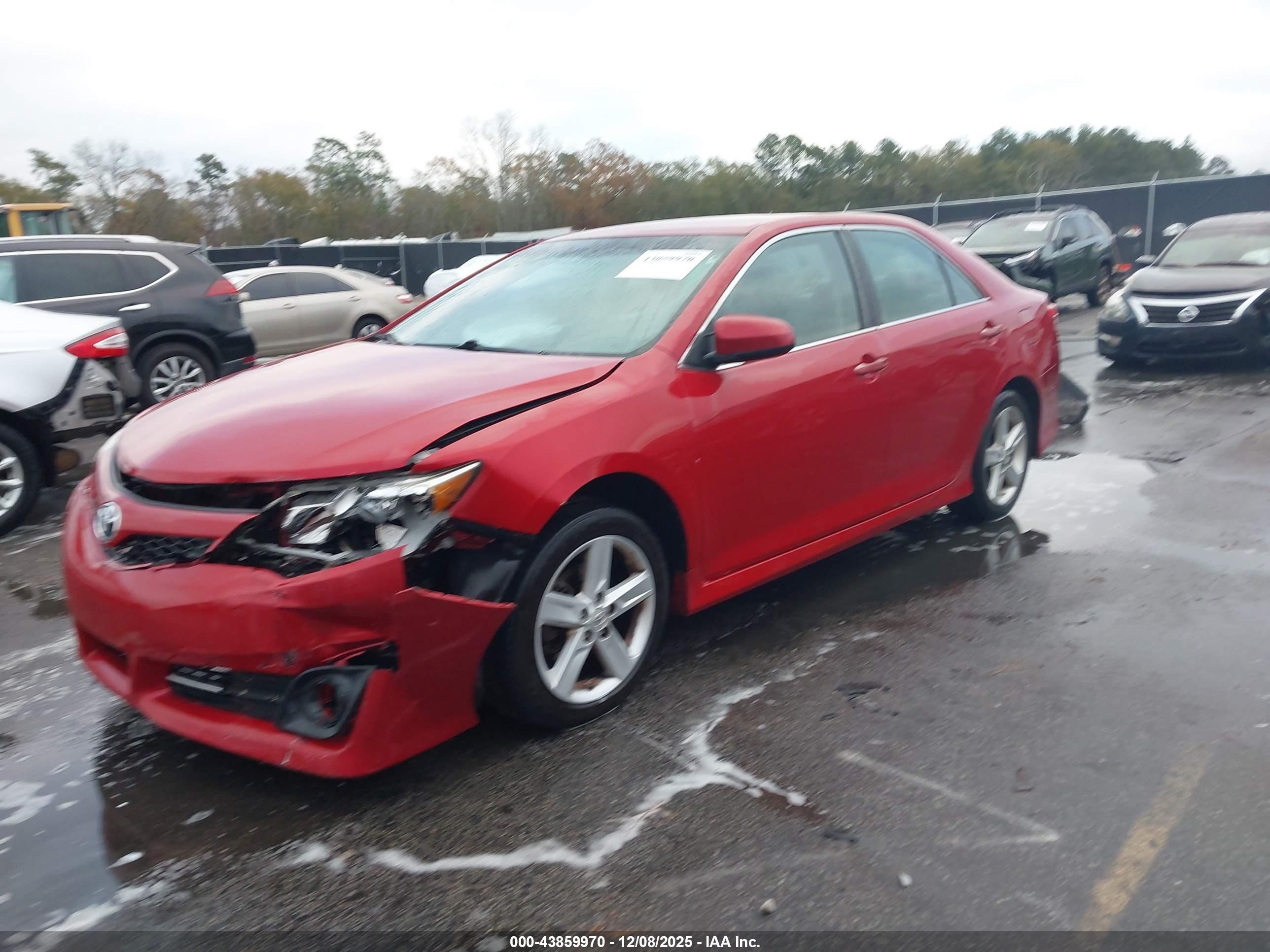 TOYOTA CAMRY image 2