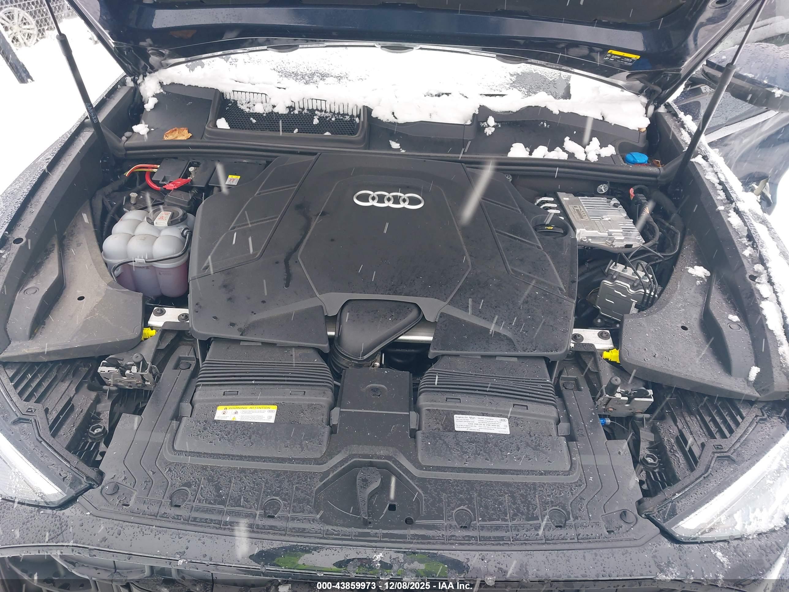 AUDI Q8 image 10