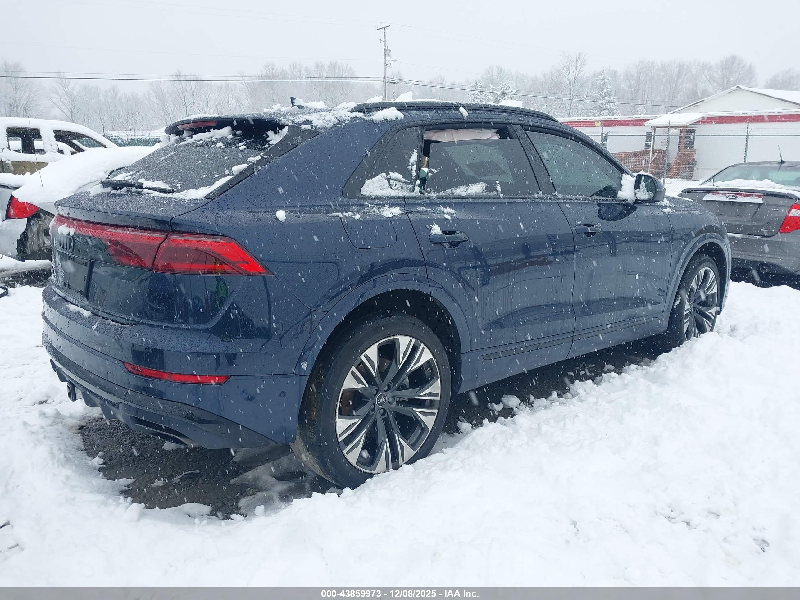 AUDI Q8 image 4