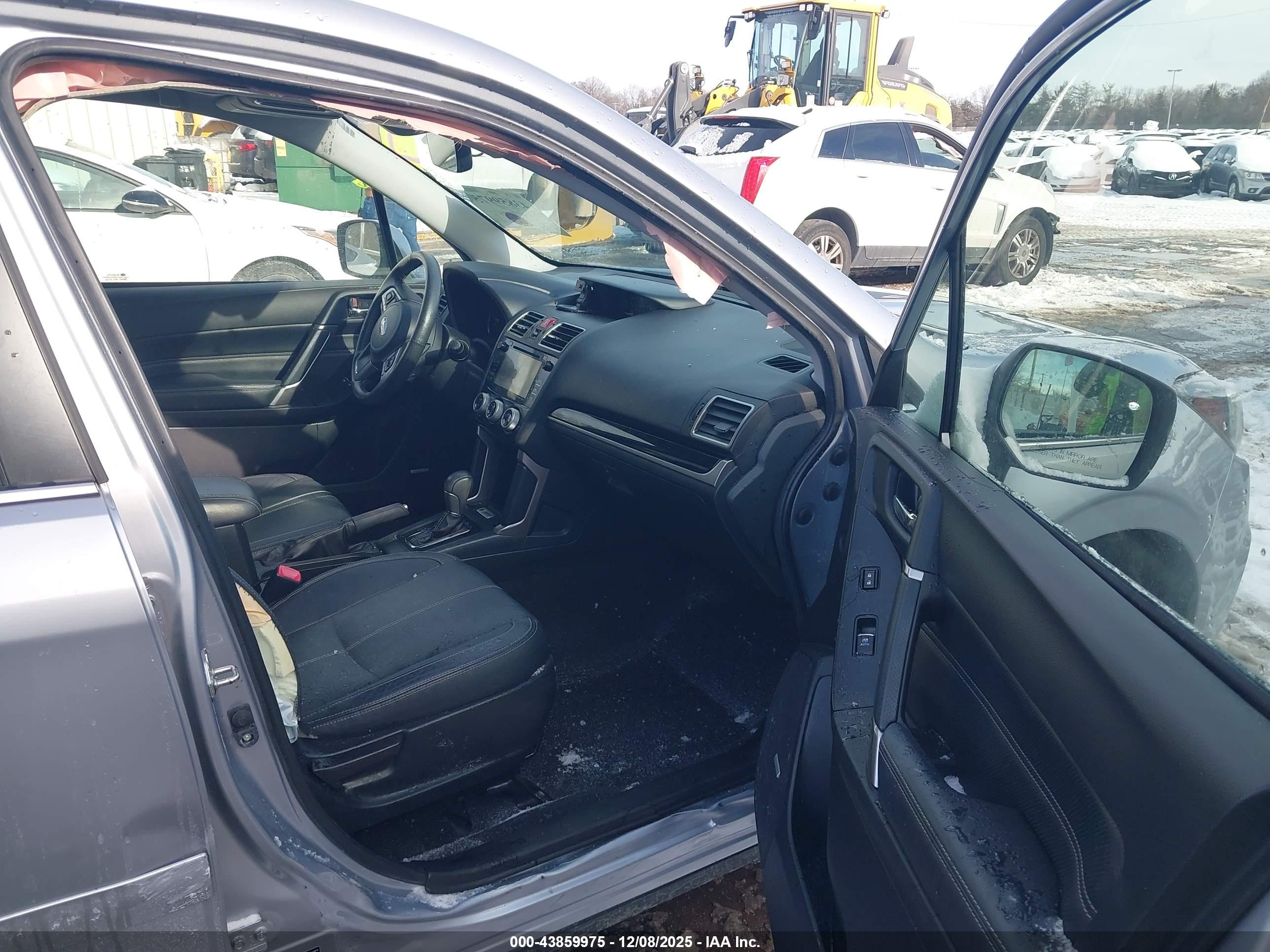 SUBARU FORESTER image 5