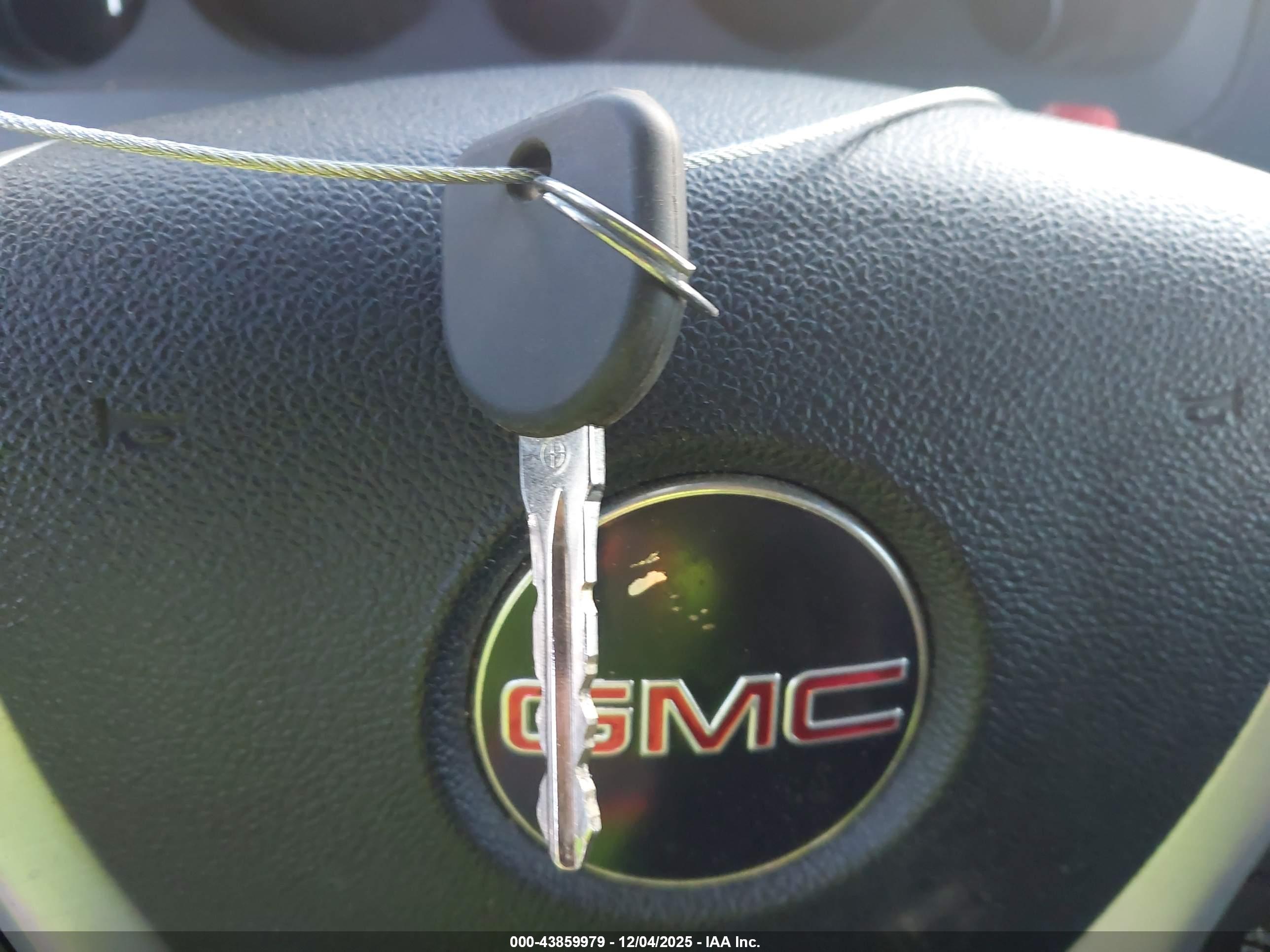 GMC ACADIA image 11