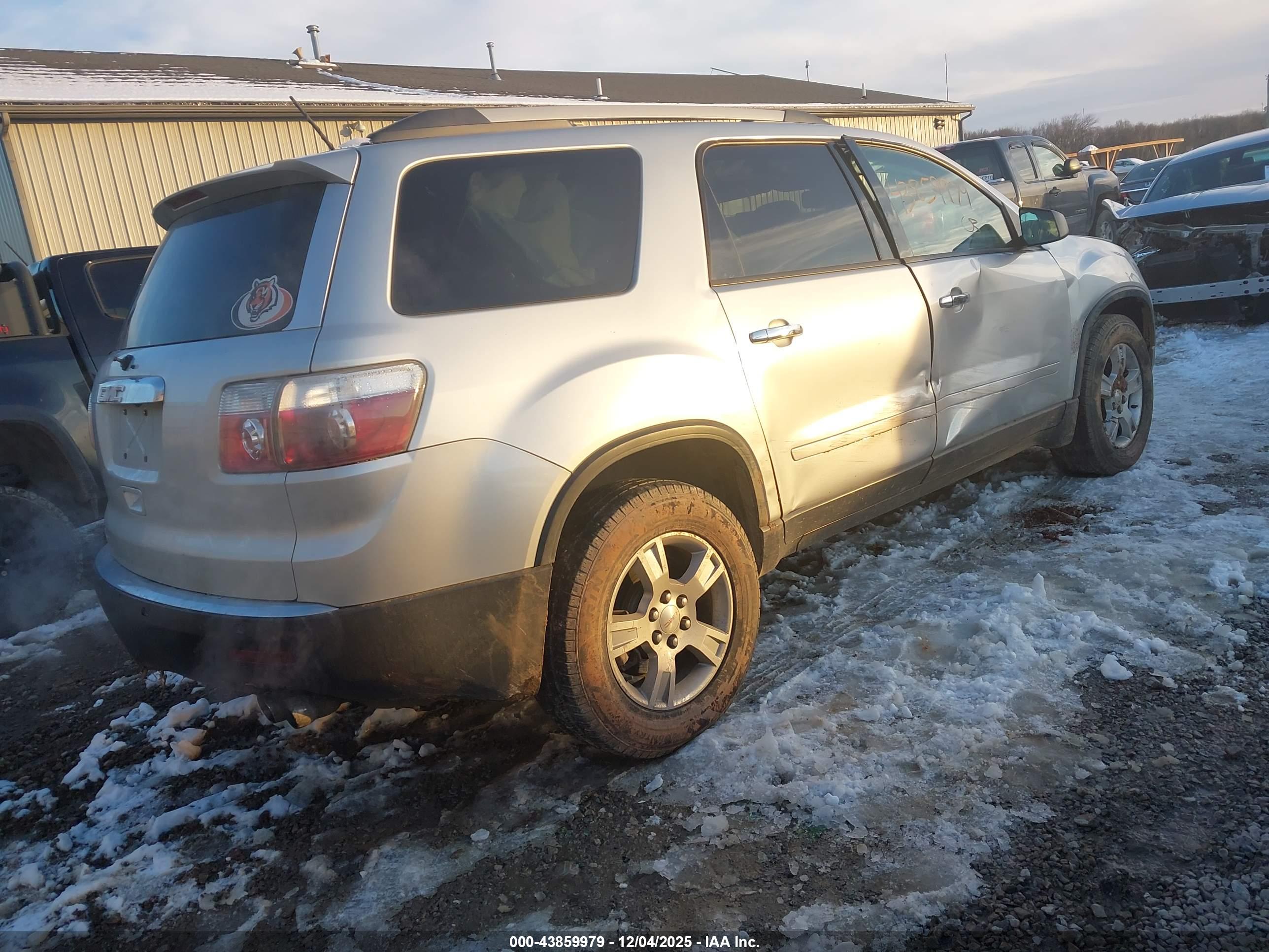 GMC ACADIA image 4