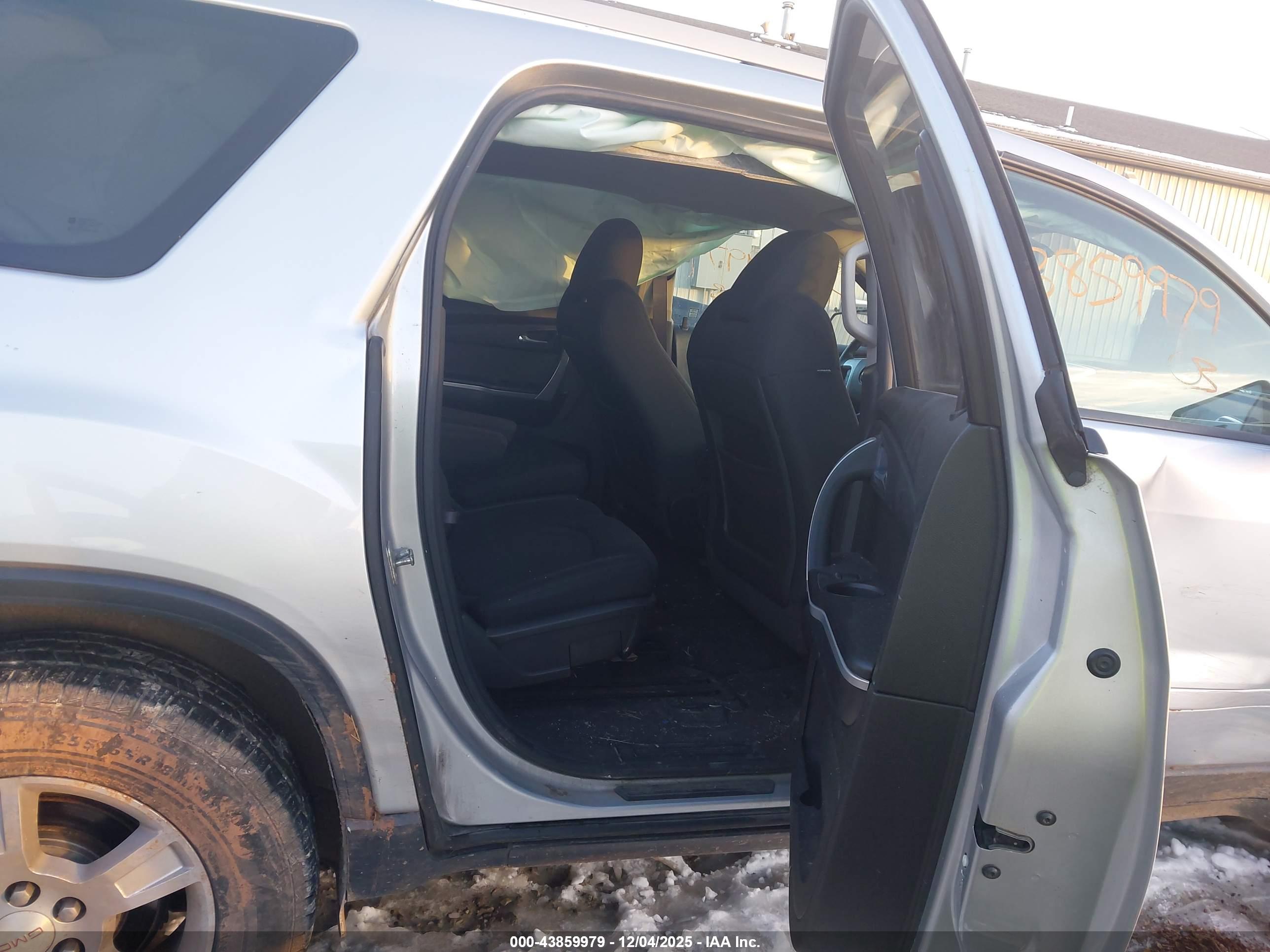 GMC ACADIA image 8