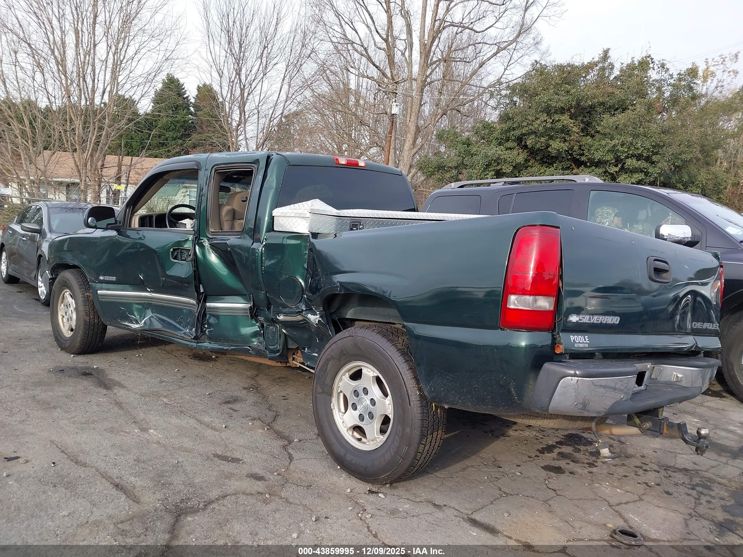 CHEVROLET SILVERADO image 3
