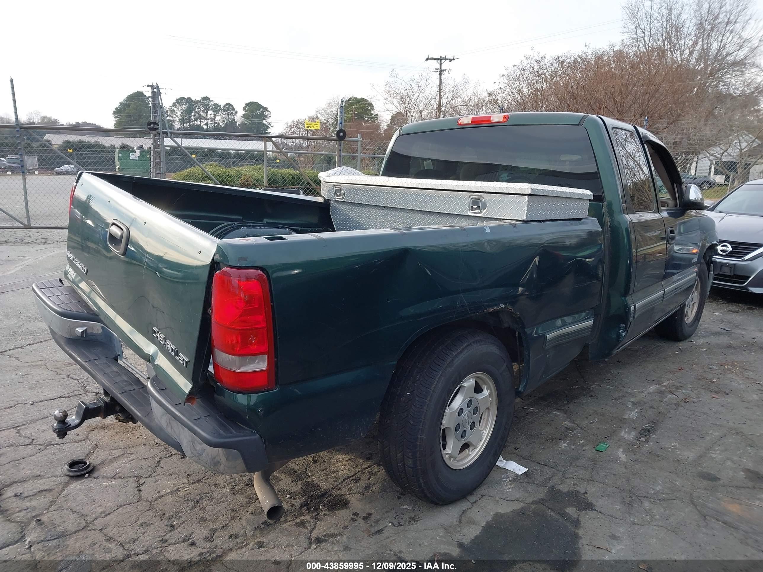 CHEVROLET SILVERADO image 4