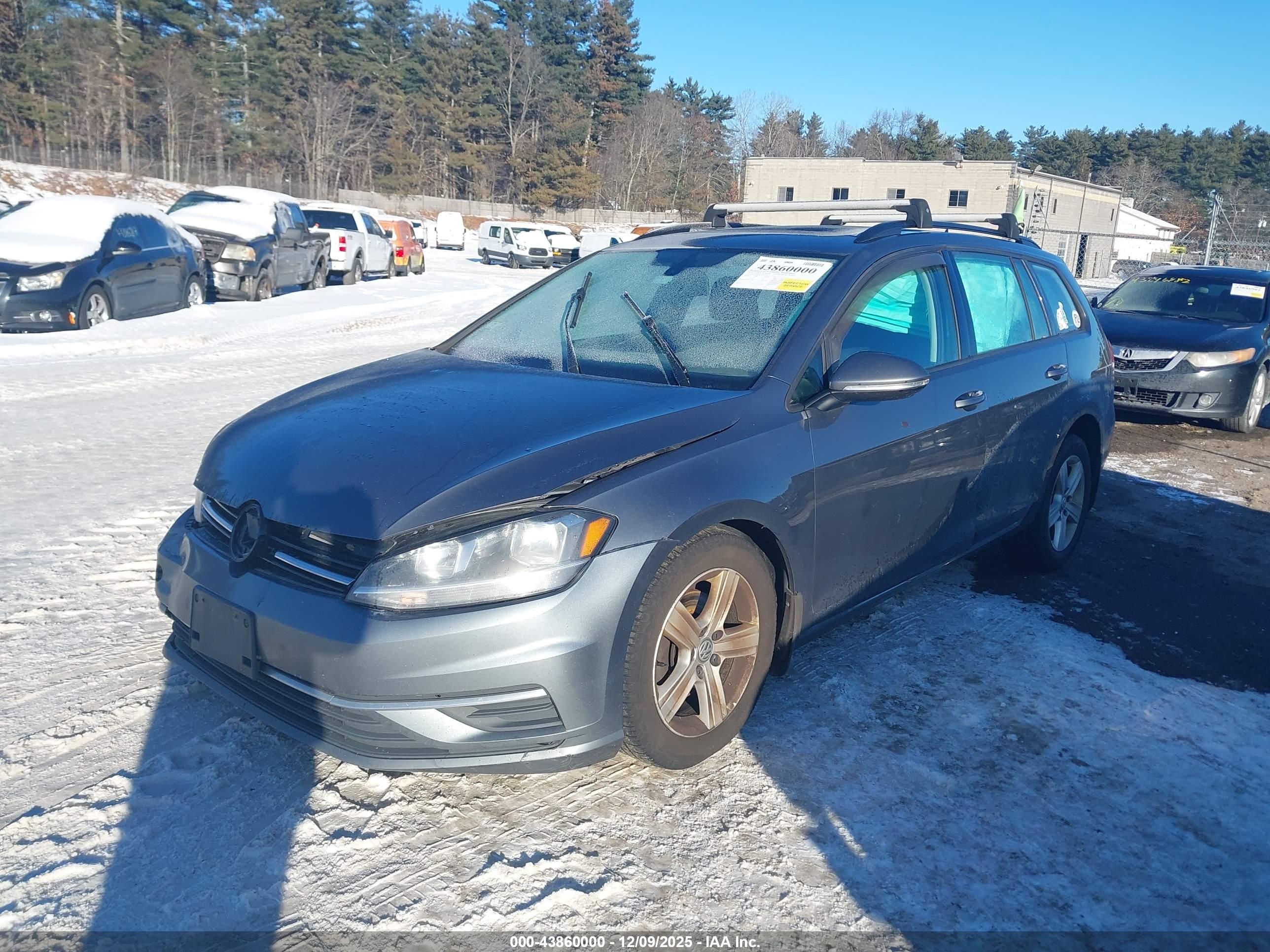 VOLKSWAGEN GOLF image 2