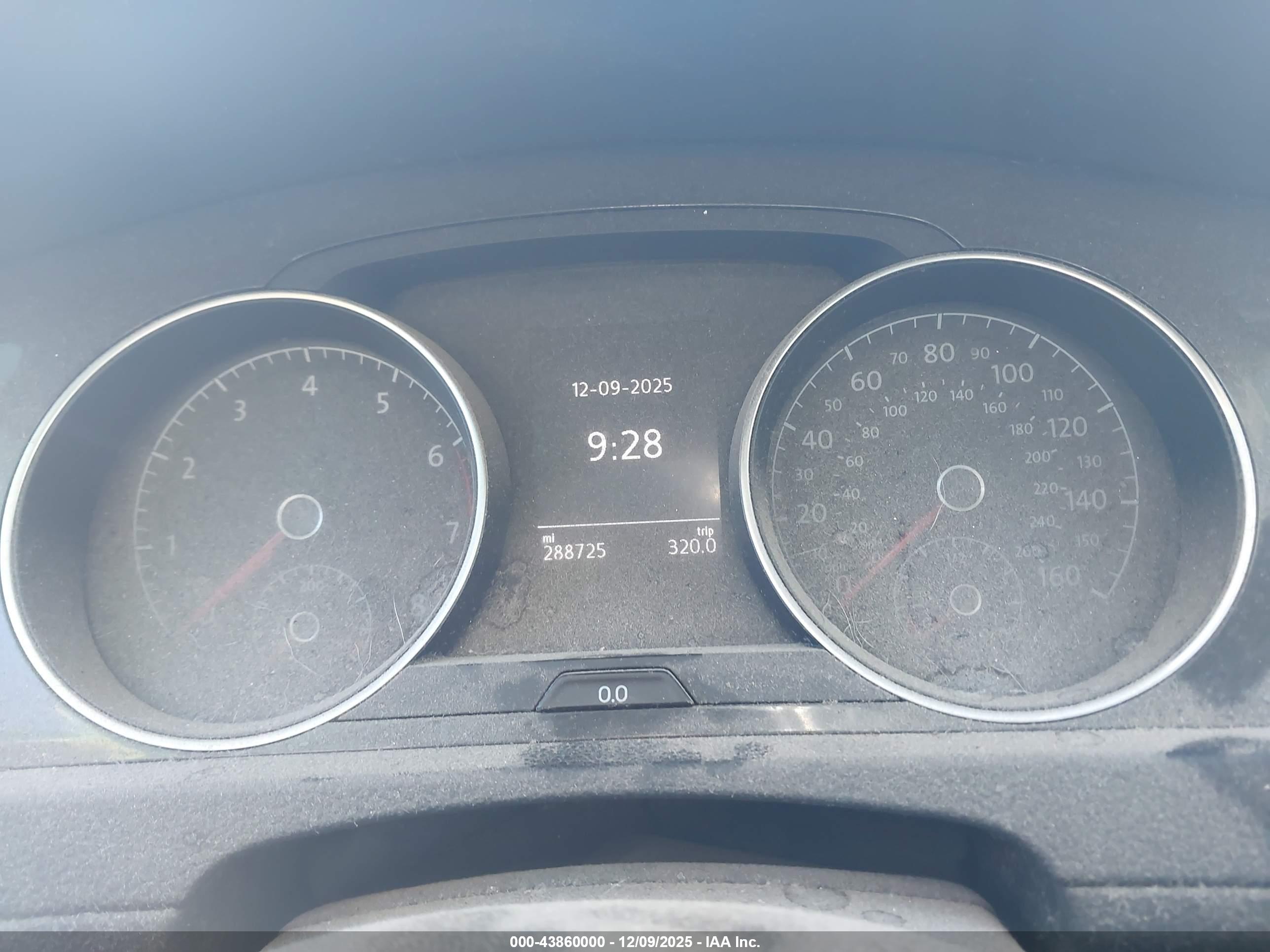 VOLKSWAGEN GOLF image 7