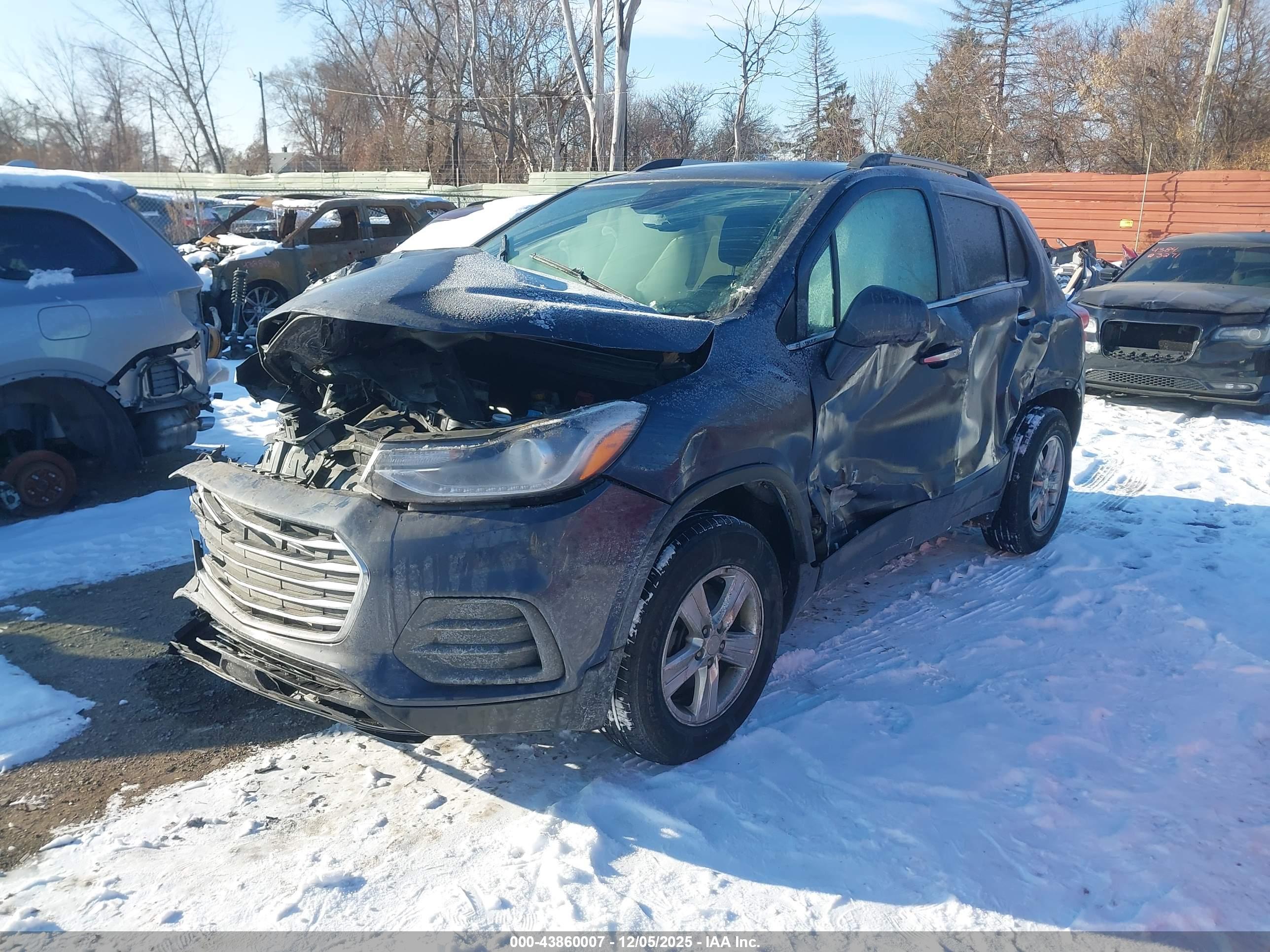 CHEVROLET TRAX image 2