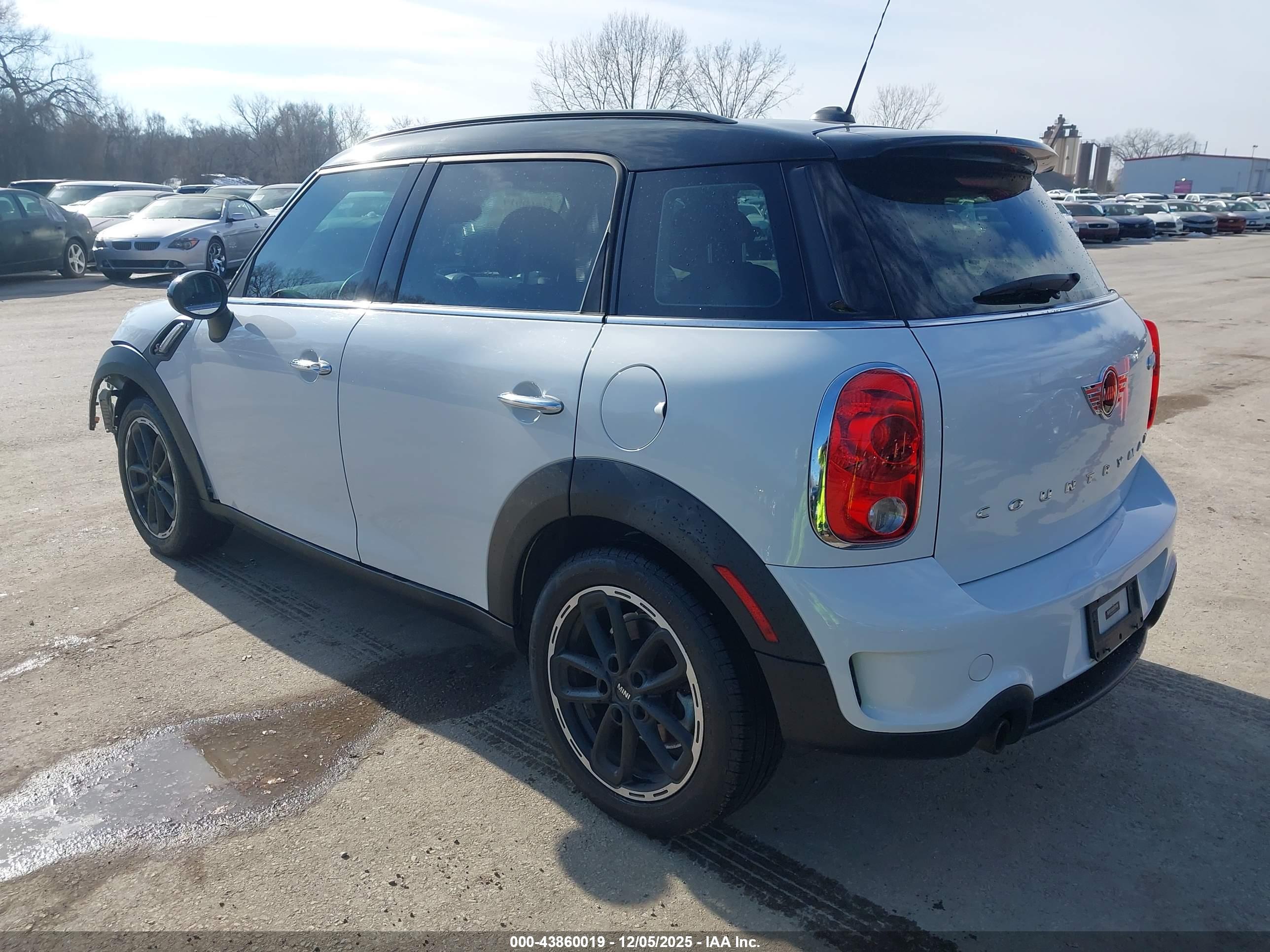 MINI COUNTRYMAN image 3