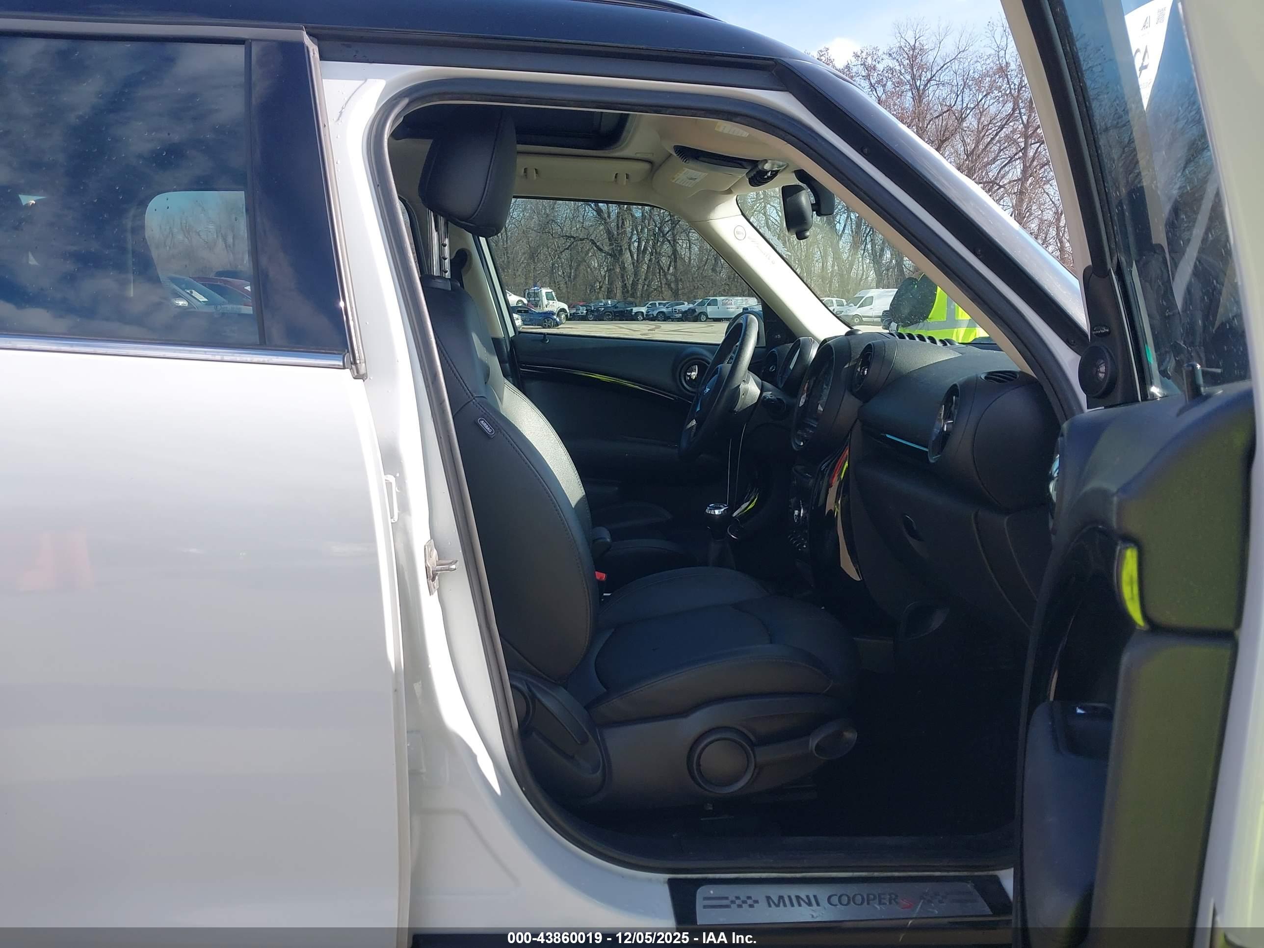 MINI COUNTRYMAN image 5