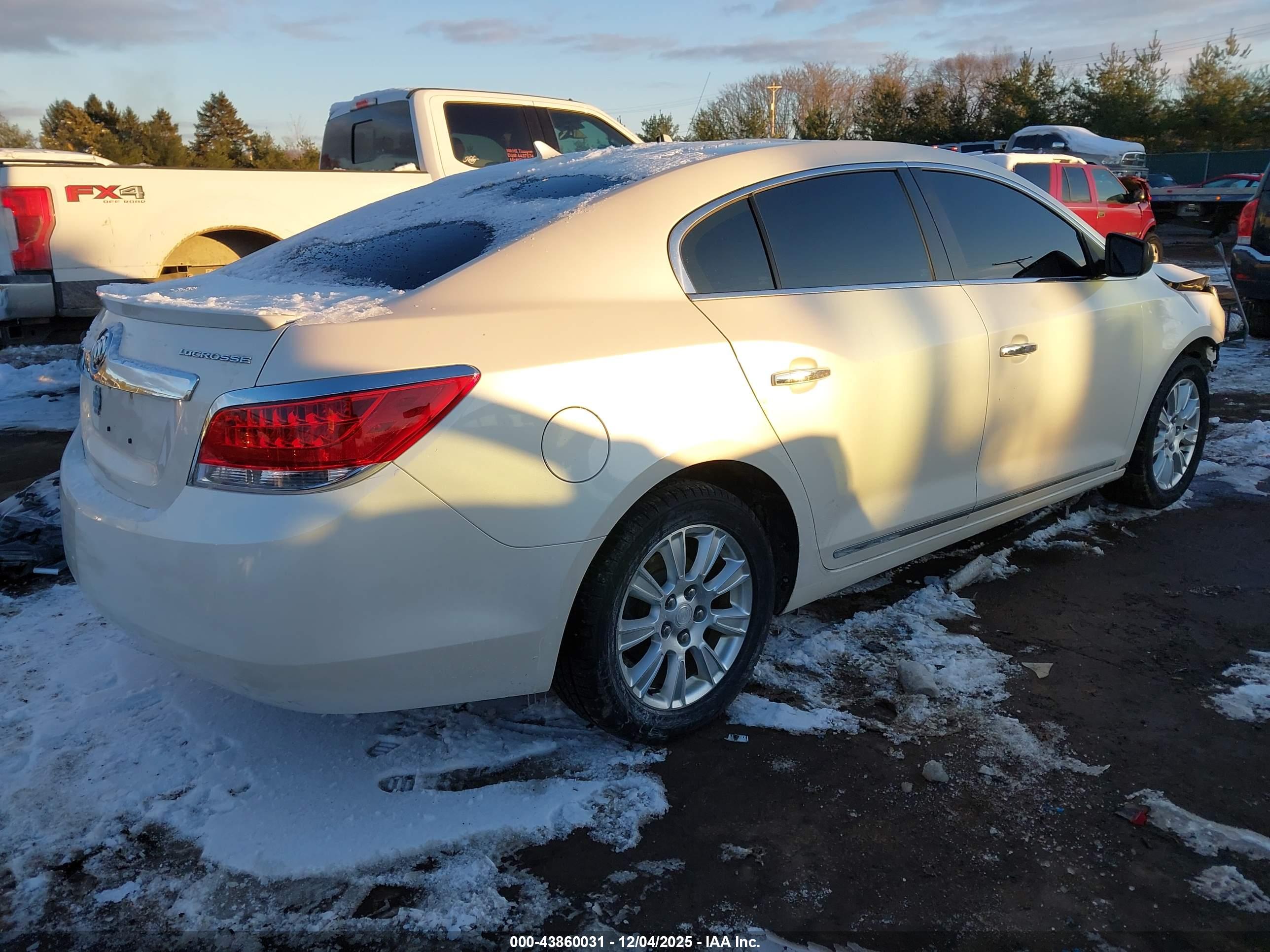BUICK LACROSSE image 4