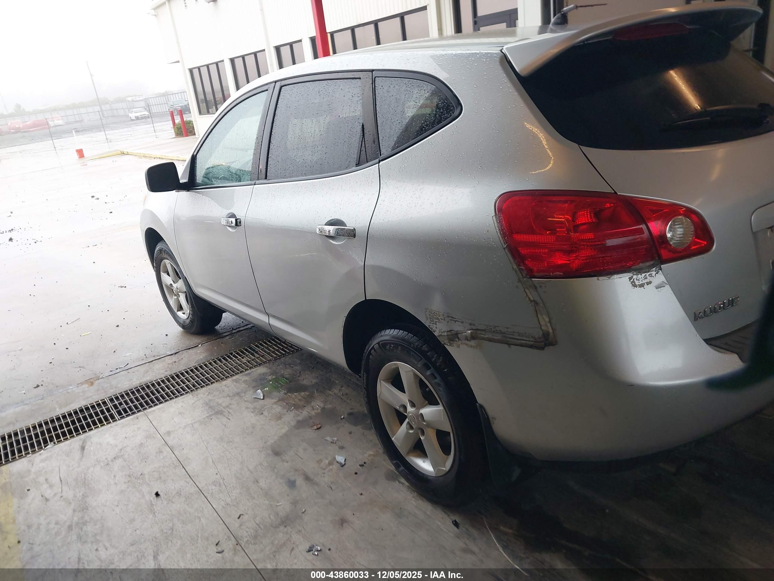 NISSAN ROGUE image 3