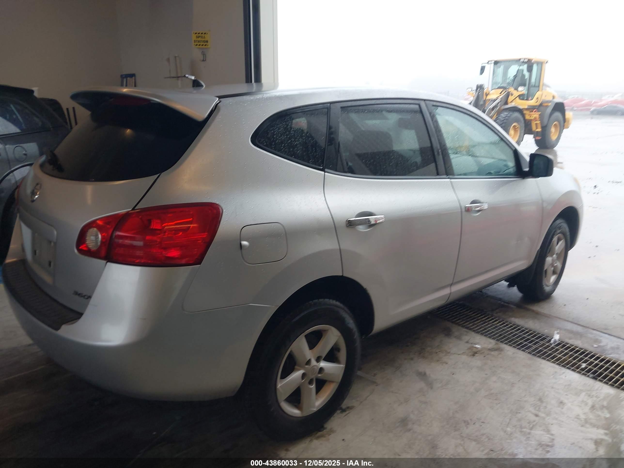 NISSAN ROGUE image 4