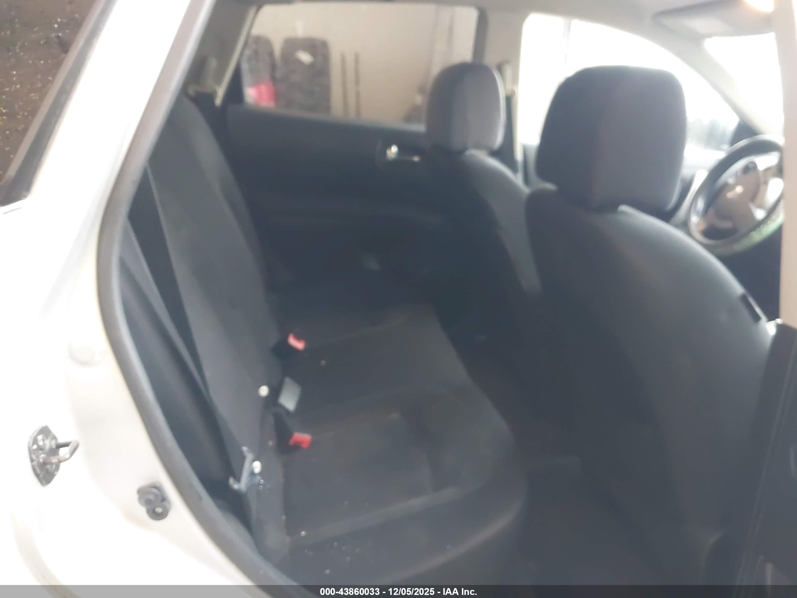 NISSAN ROGUE image 8