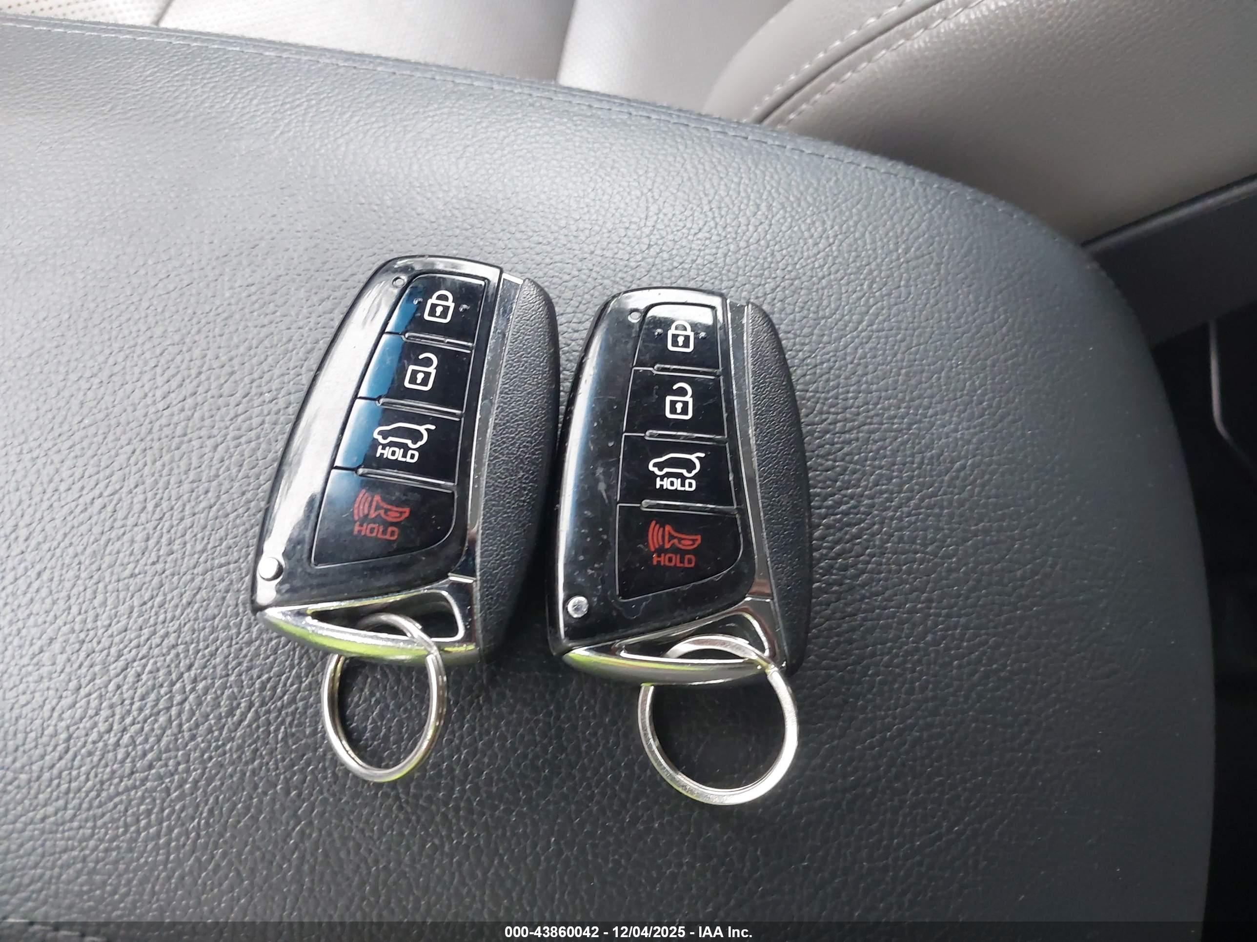 HYUNDAI SANTA image 11