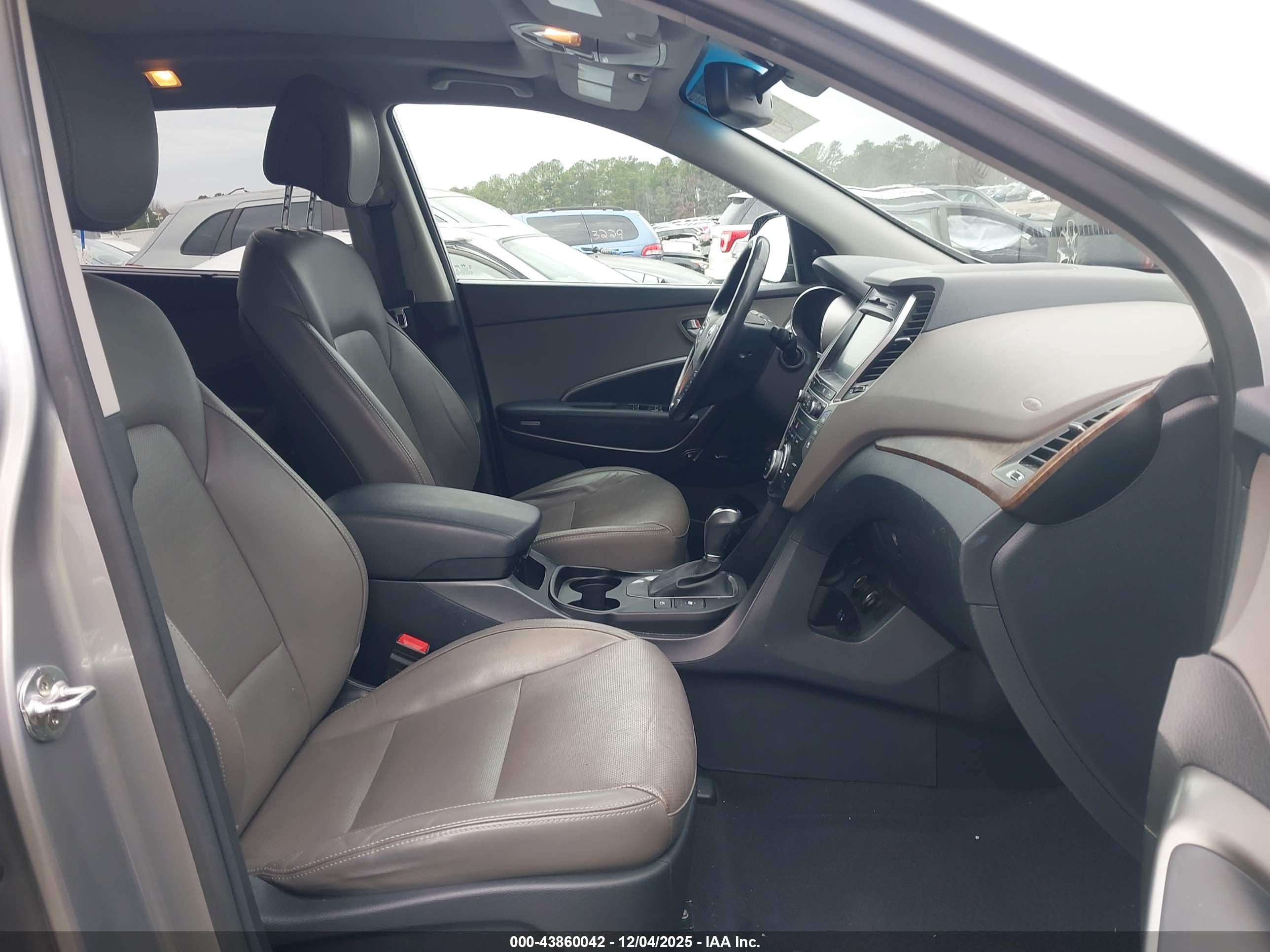 HYUNDAI SANTA image 5
