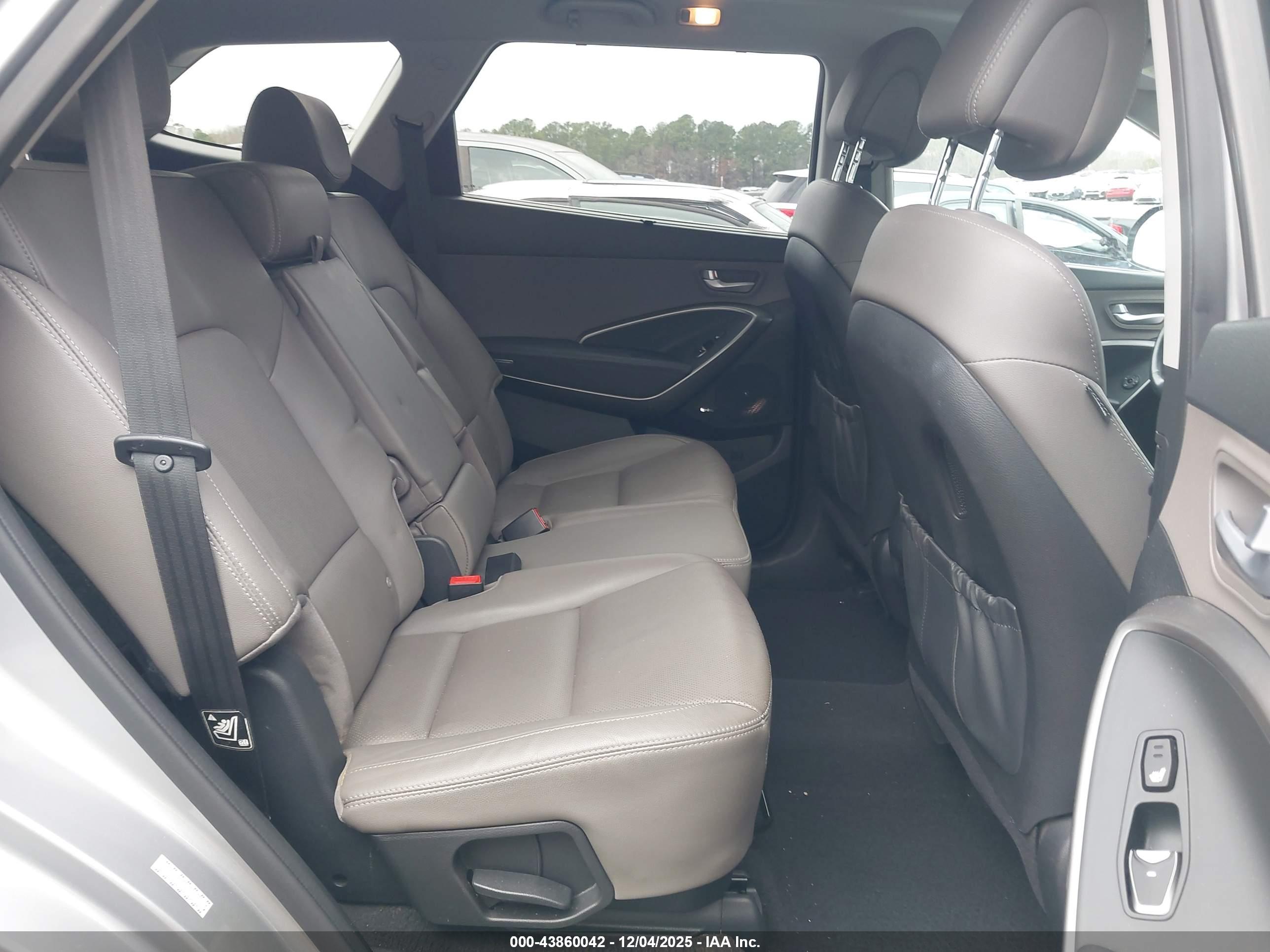 HYUNDAI SANTA image 8