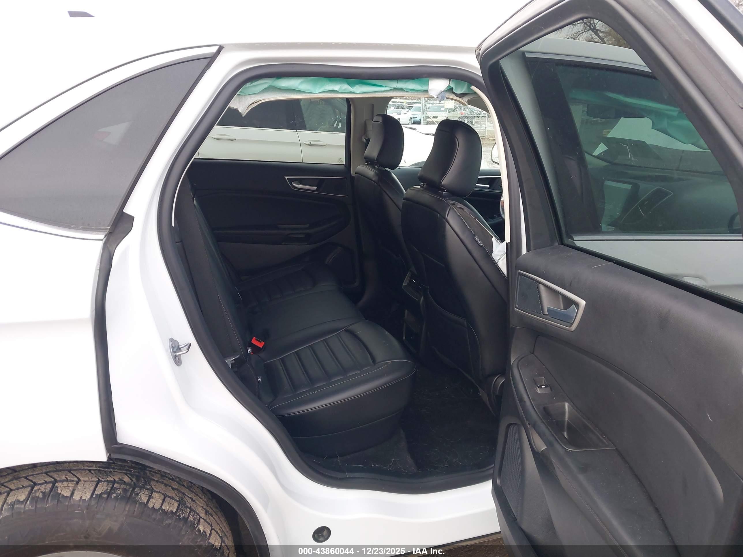 FORD EDGE image 8