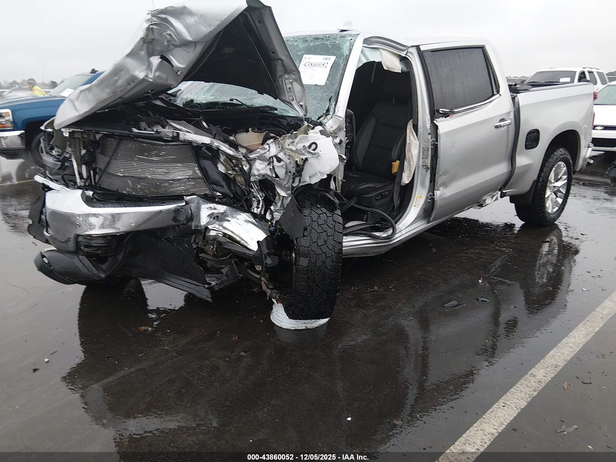 CHEVROLET SILVERADO image 2