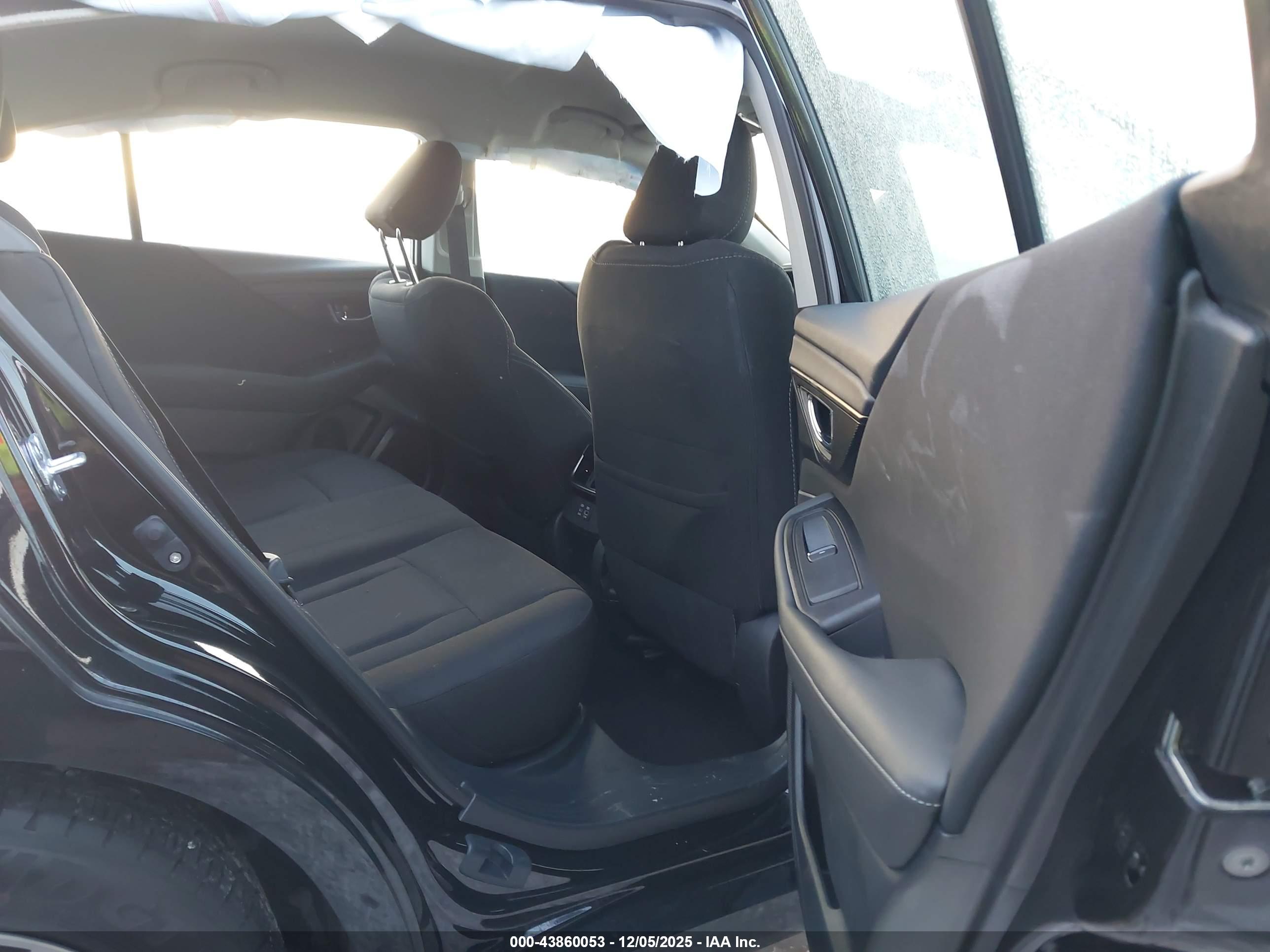 SUBARU LEGACY image 8