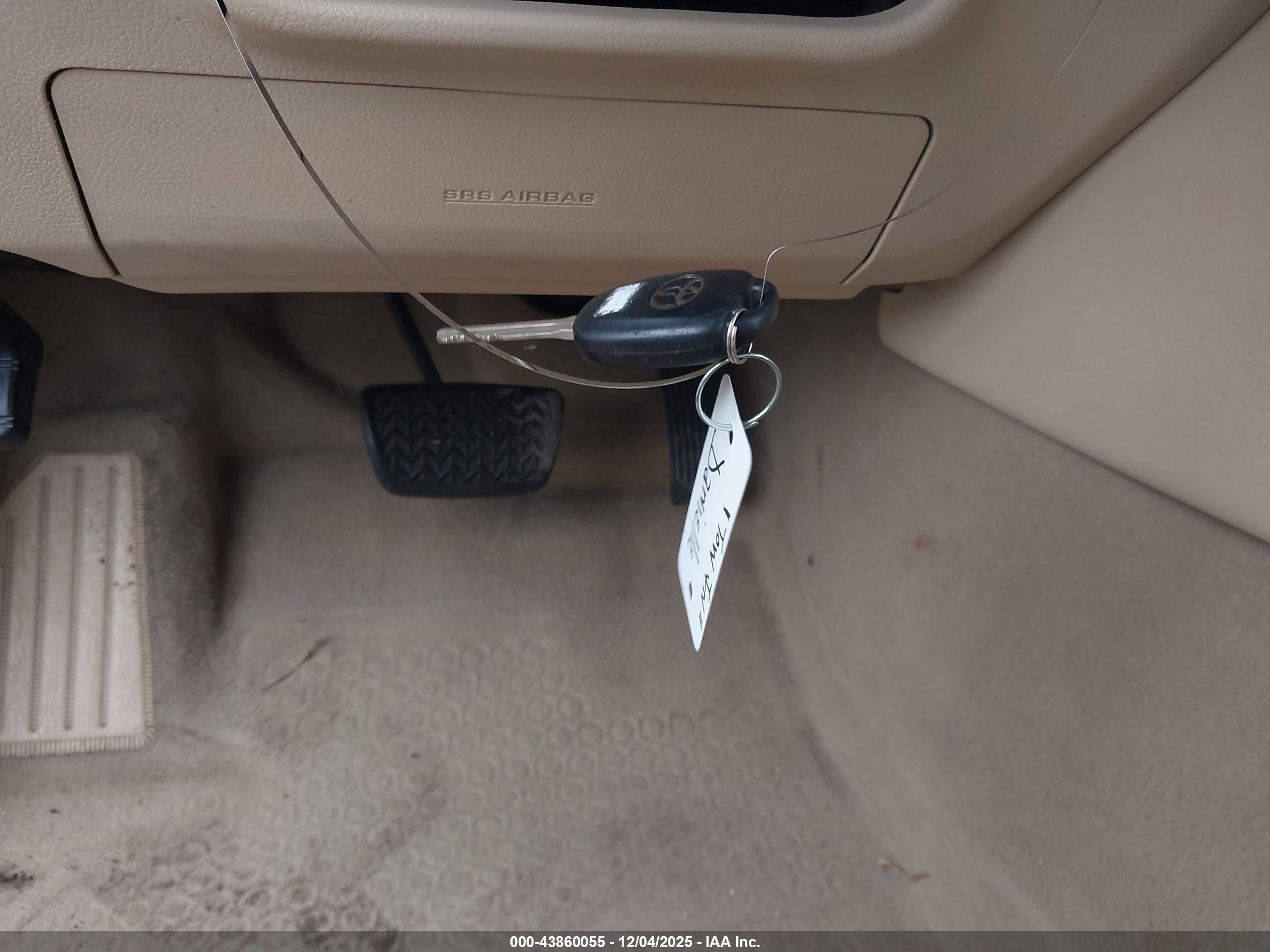 TOYOTA CAMRY image 11