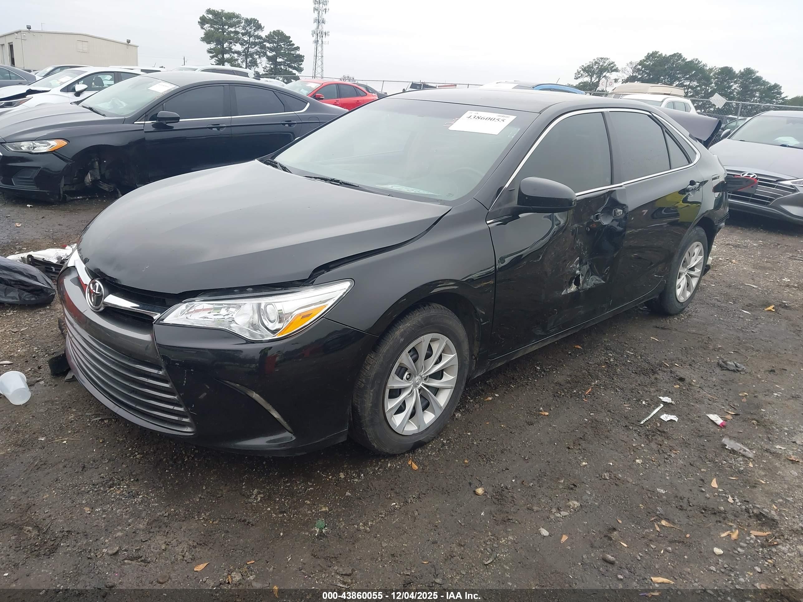 TOYOTA CAMRY image 2