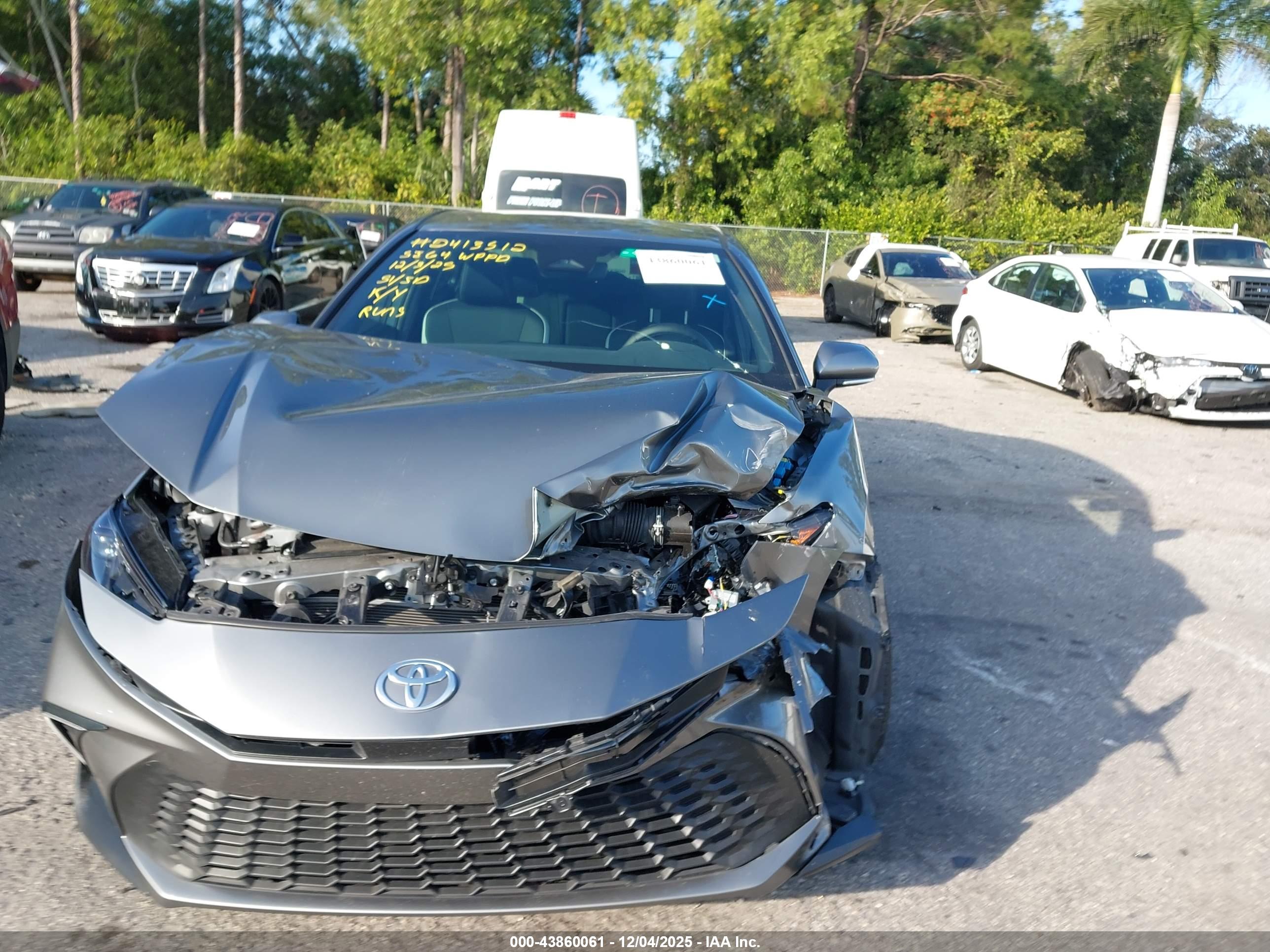 TOYOTA CAMRY image 6